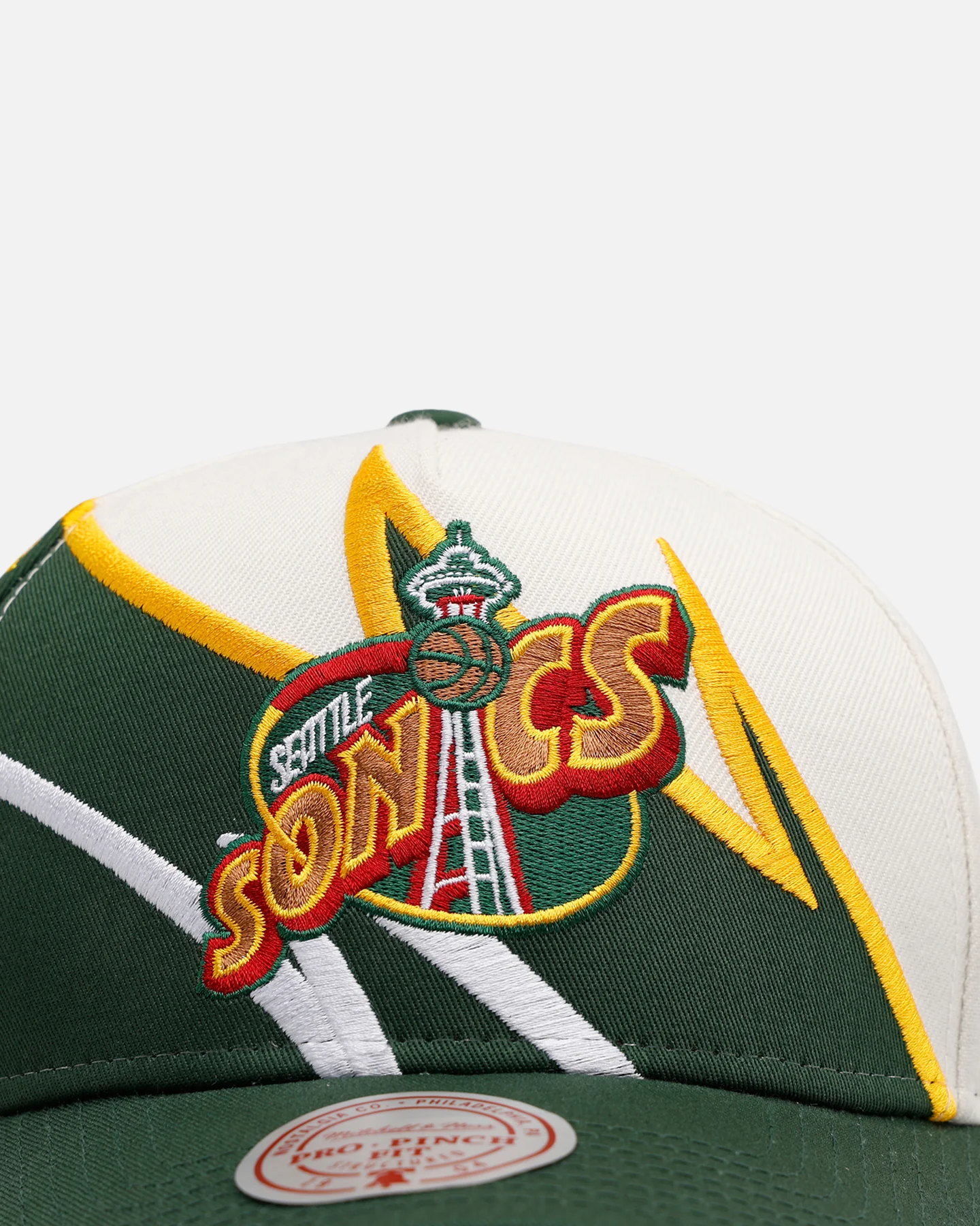 Mitchell & Ness Seattle SuperSonics 'Shark Tooth' Pro Pinch Snapback Cream/Green - Image 5