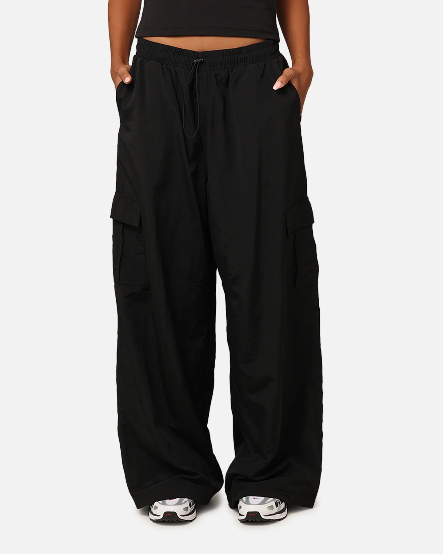 Mitchell & Ness Women's Oakland Raiders Wavey Text Cargo Pants Black - Image 5