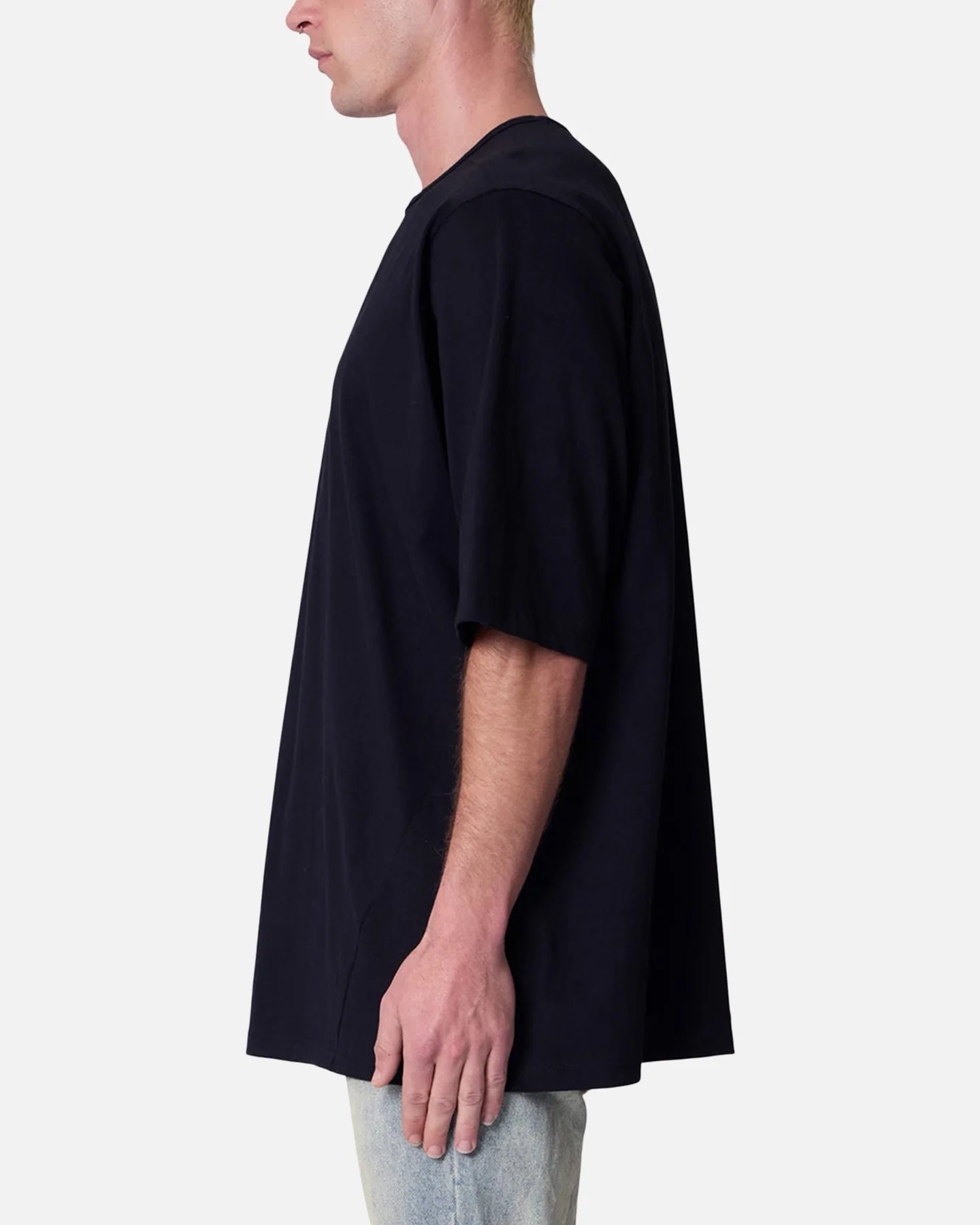 MNML 4 Eyelets T-Shirt Black - Image 4