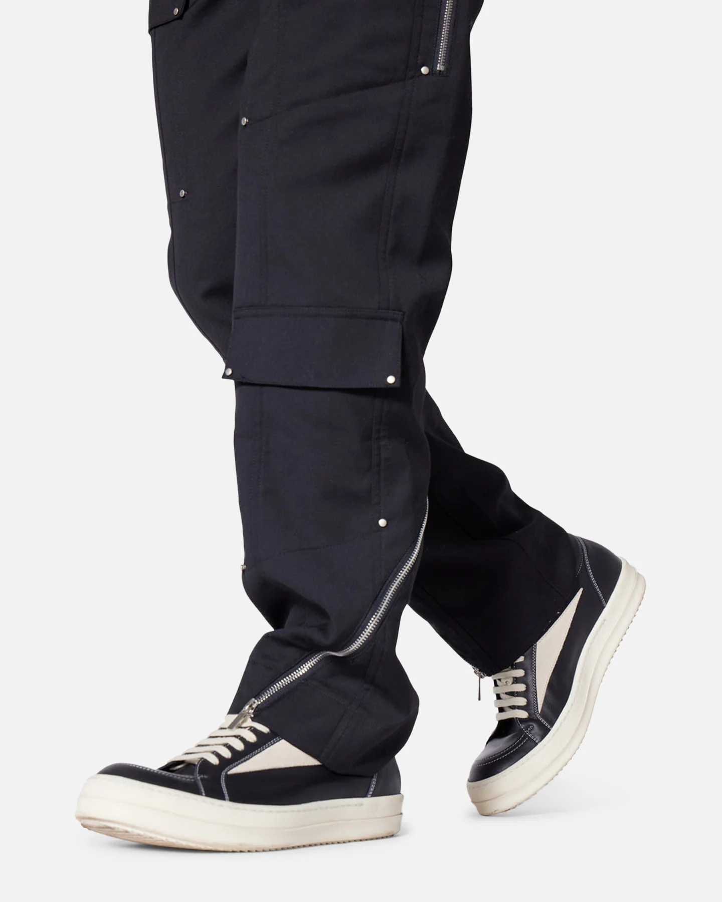 MNML Angled Zip Cargo Pants Black - Image 6