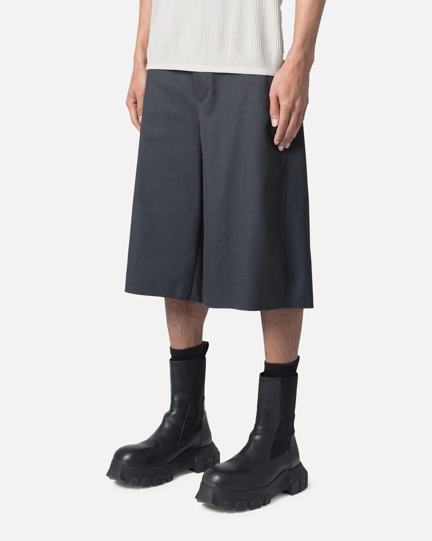 MNML Baggy Pleated Shorts Grey - Image 2