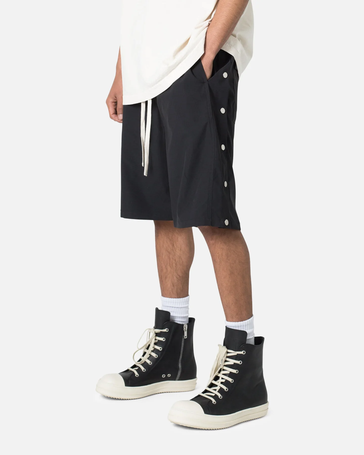 MNML Side Snap Nylon Shorts Black - Image 3