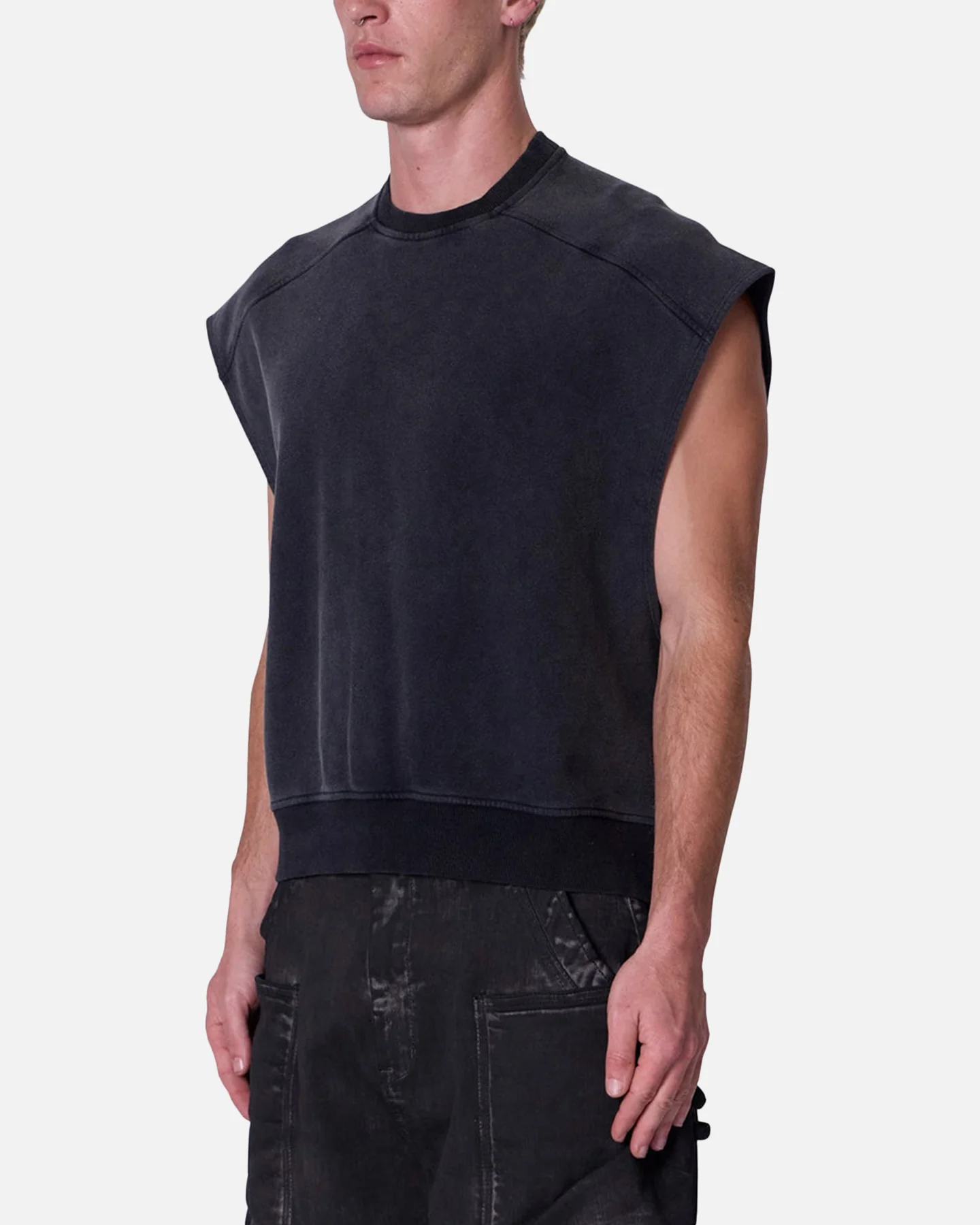 MNML Sleeveless Rag Shirt Washed Black - Image 2