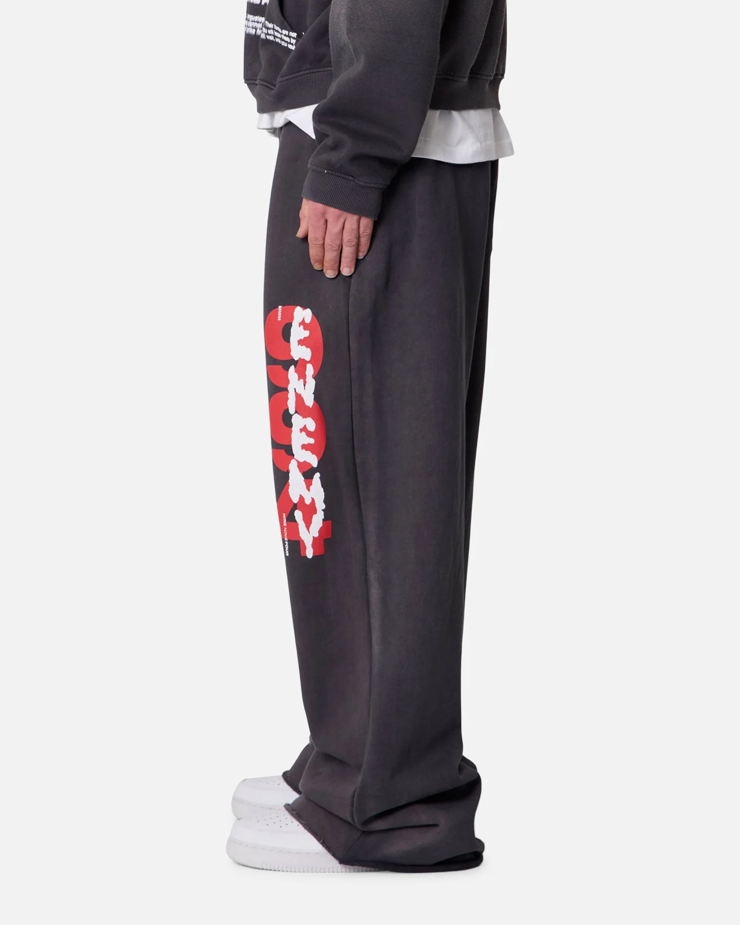MNML Ultra Baggy Enemy Sweatpants Washed Black - Image 4
