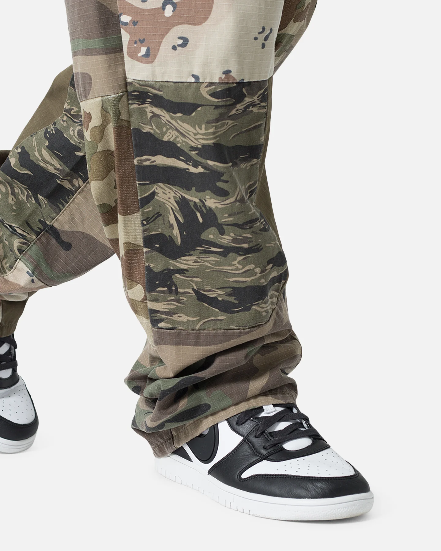 MNML Ultra Baggy Patchwork Denim Jeans Camo - Image 6