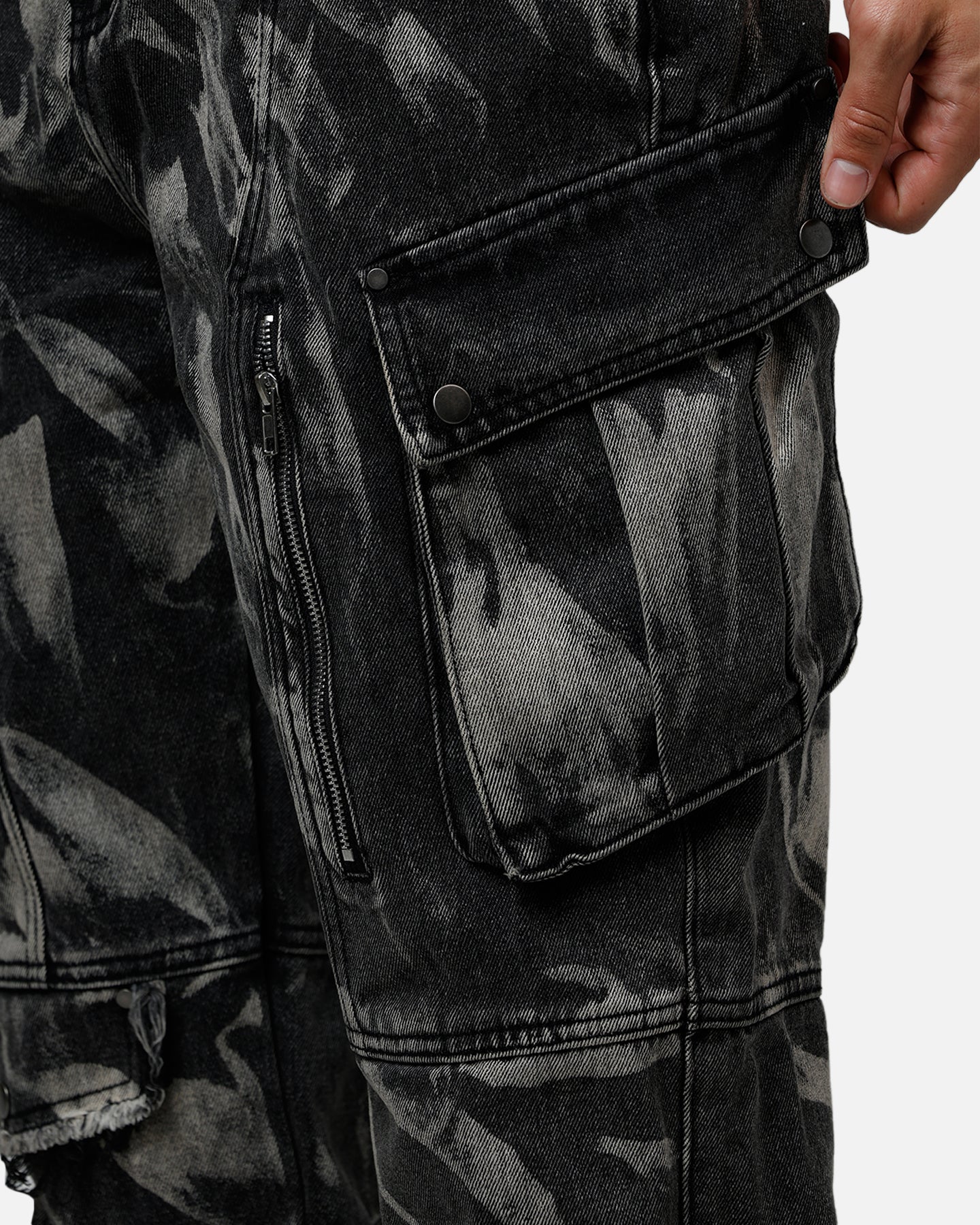 MNML Ultra Baggy Rip Denim Cargo Pant Black - Image 7