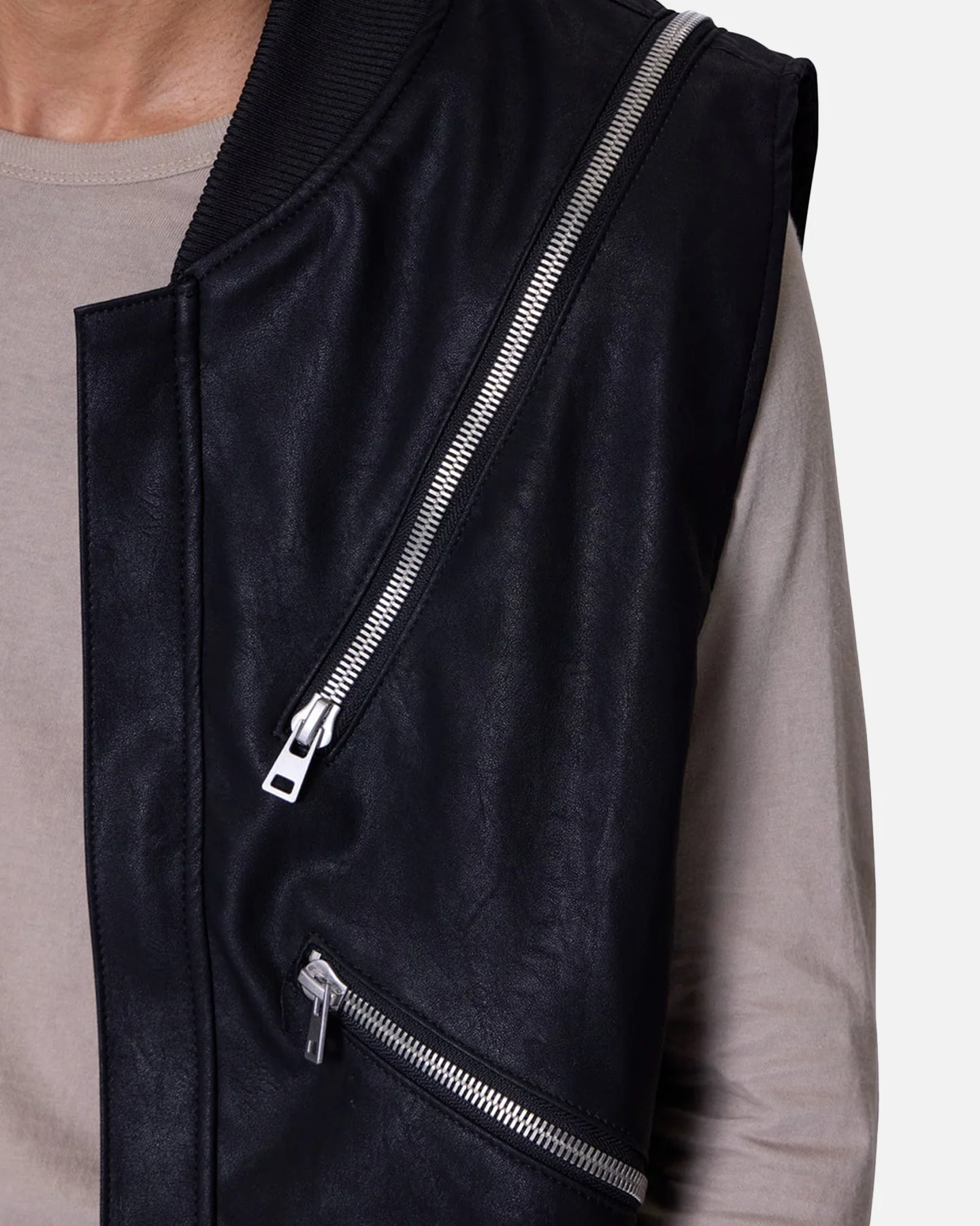 MNML Zip Lock Vest Black - Image 5