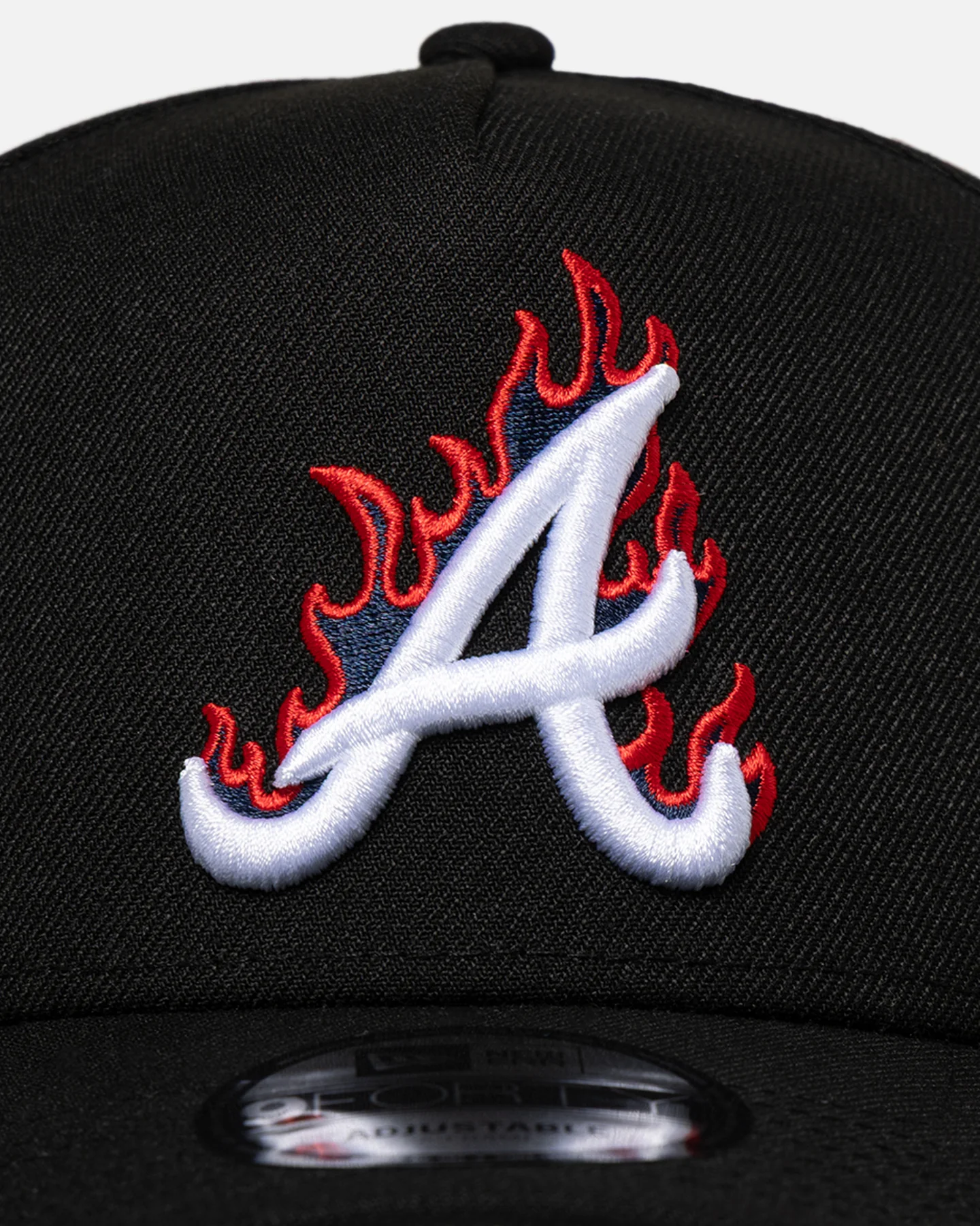 New Era Atlanta Braves 'Flame Logo' 9FORTY A-Frame Snapback Black - Image 5