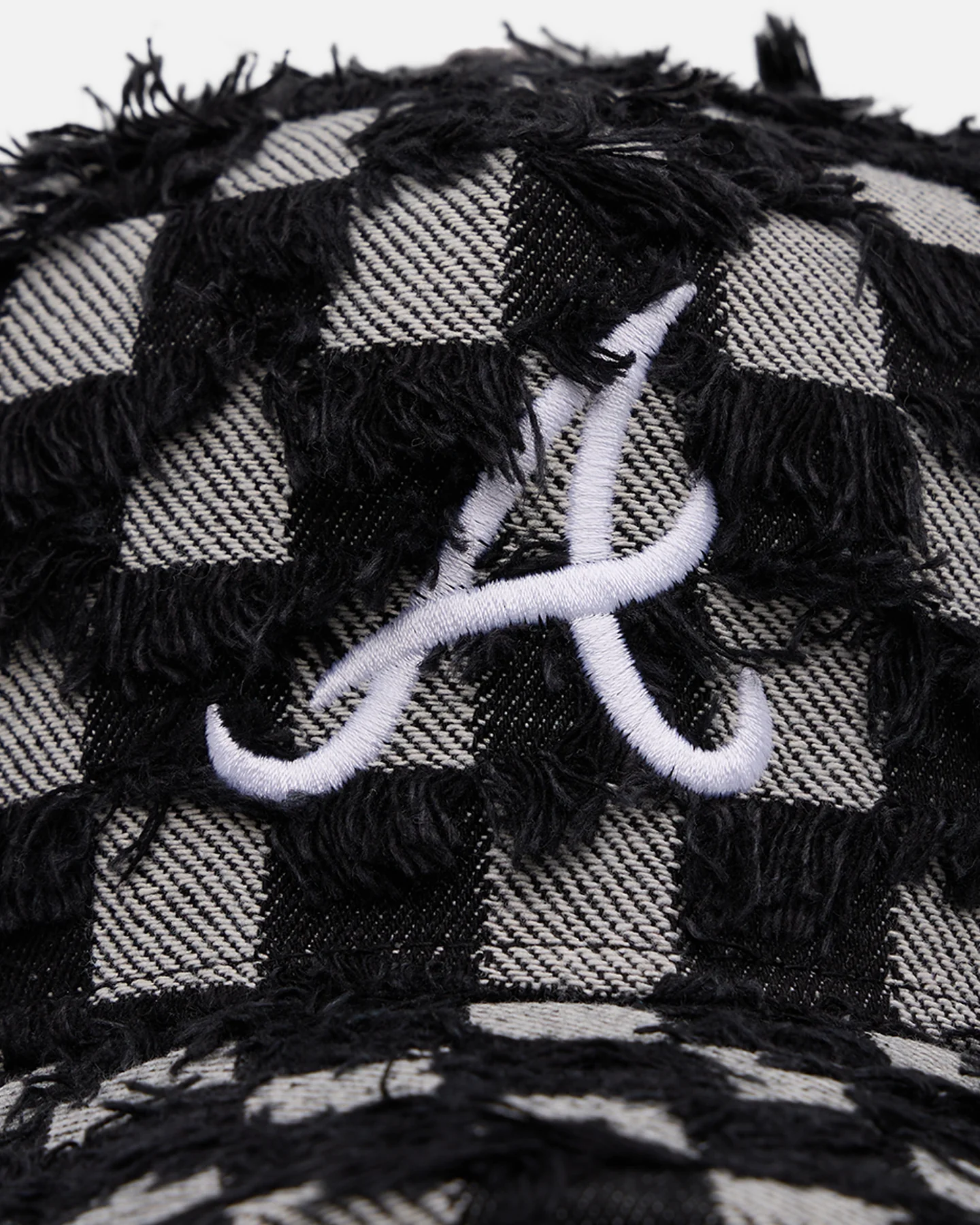 New Era Atlanta Braves 'Frayed Checkerboard' 9FORTY A-Frame Snapback Black/Grey - Image 5