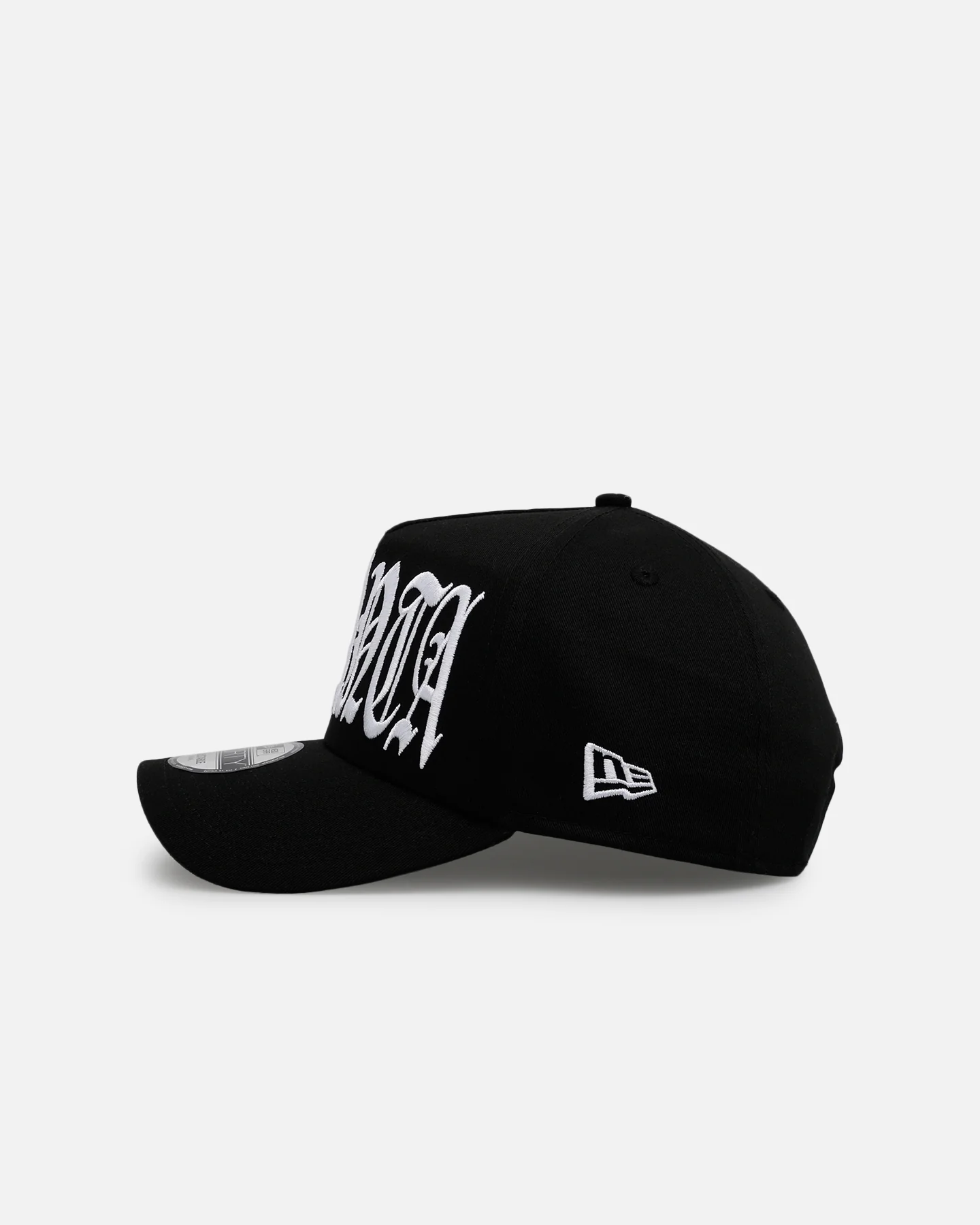 New Era Atlanta Braves 'Oversized Gothic Script Crown' 9FORTY A-Frame Snapback Black/White - Image 4