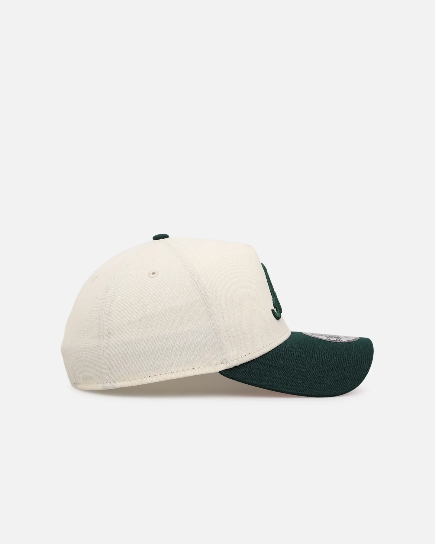 New Era Atlanta Braves 'Pink Satin Hearts Green' 9FORTY A-Frame Snapback Chrome/Dark Green - Image 3