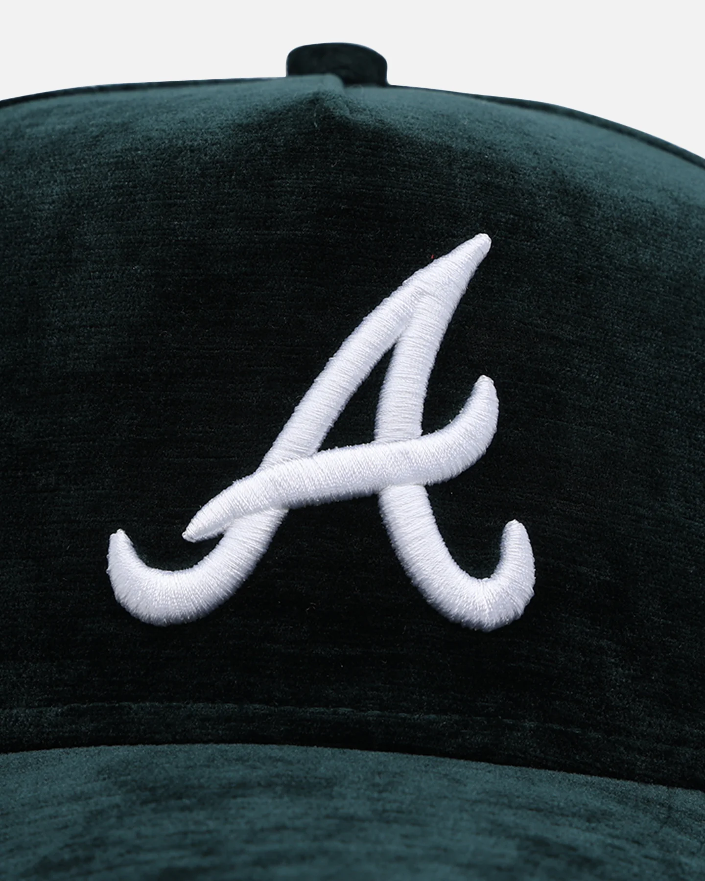 New Era Atlanta Braves 'Plush Chenille' 9FORTY A-Frame Snapback Dark Green - Image 6