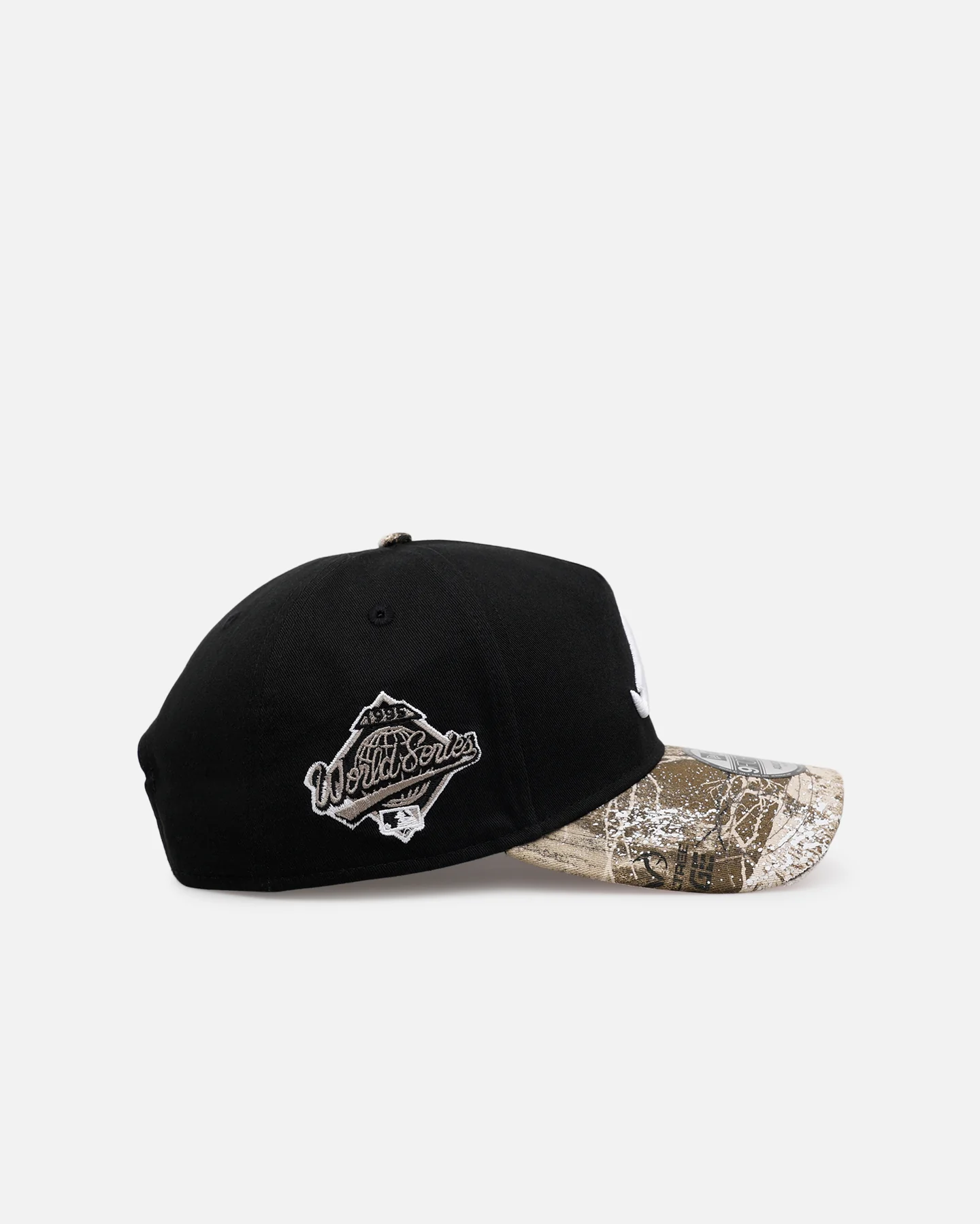 New Era Atlanta Braves 'Seasoned Camo' 9FORTY A-Frame Snapback Black/Camo - Image 3