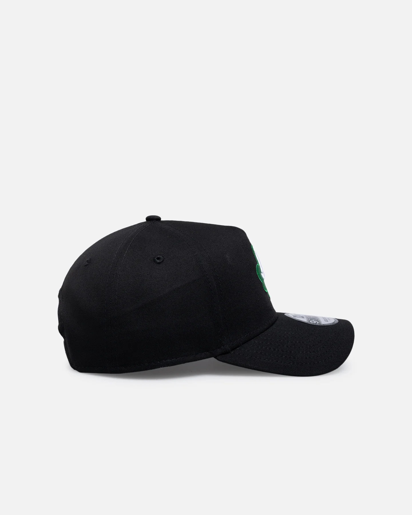 New Era Atlanta Braves 'St.Patrick's Day' 9FORTY A-Frame Snapback Black/Green - Image 3