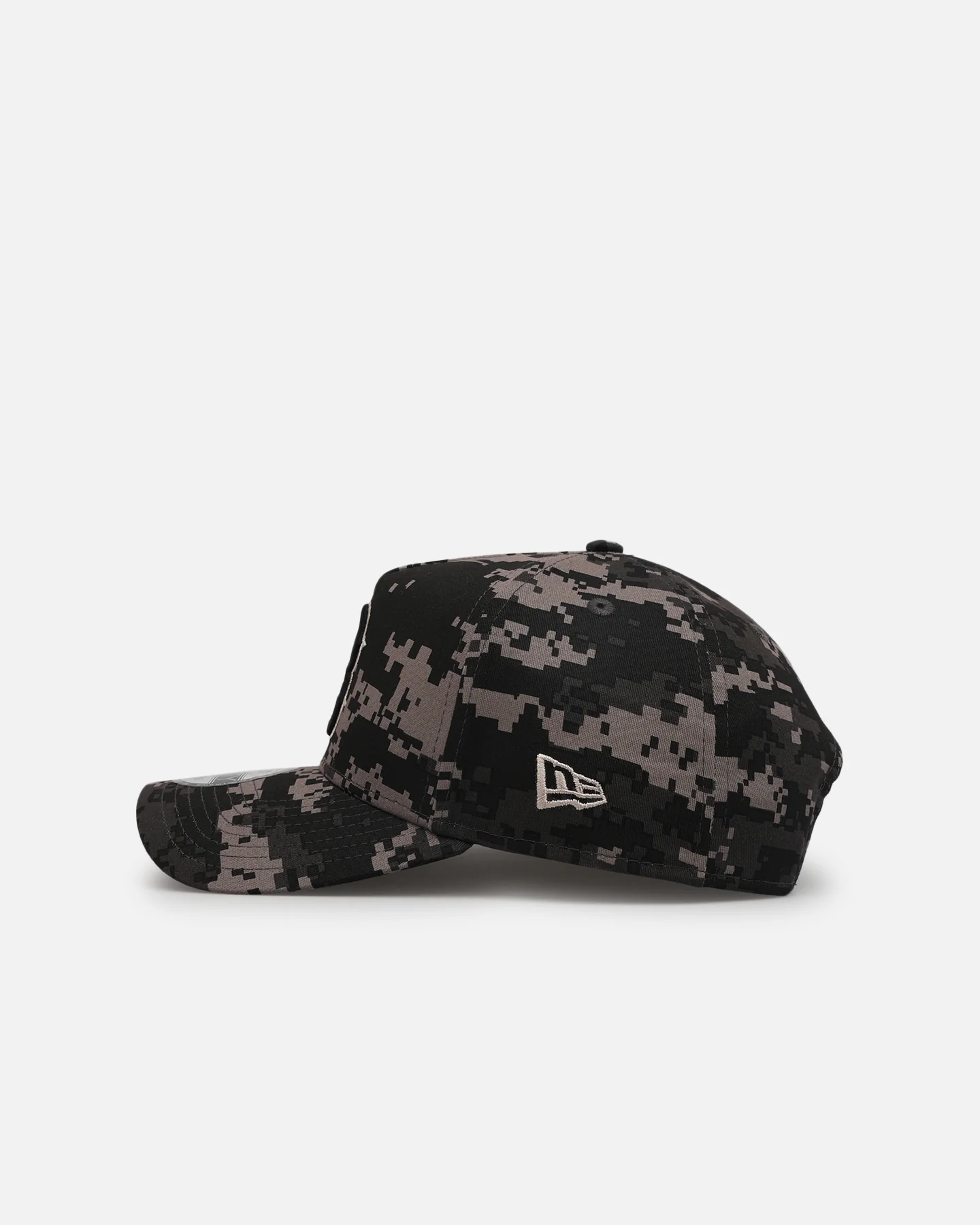 New Era Boston Red Sox 'Black Digi Camo' 9FORTY A-Frame Snapback Black/Grey - Image 4