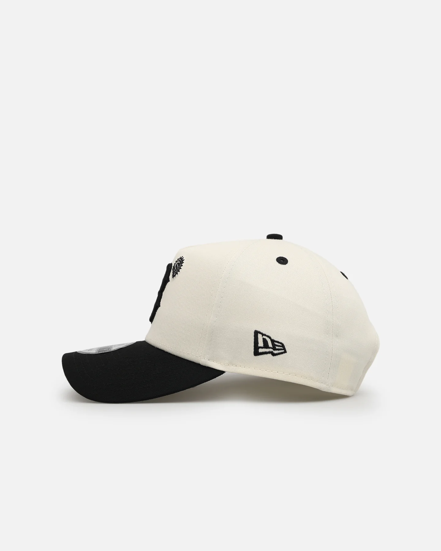New Era Boston Red Sox 'Paisley Hit' 9FORTY A-Frame Snapback Chrome White/Black - Image 4