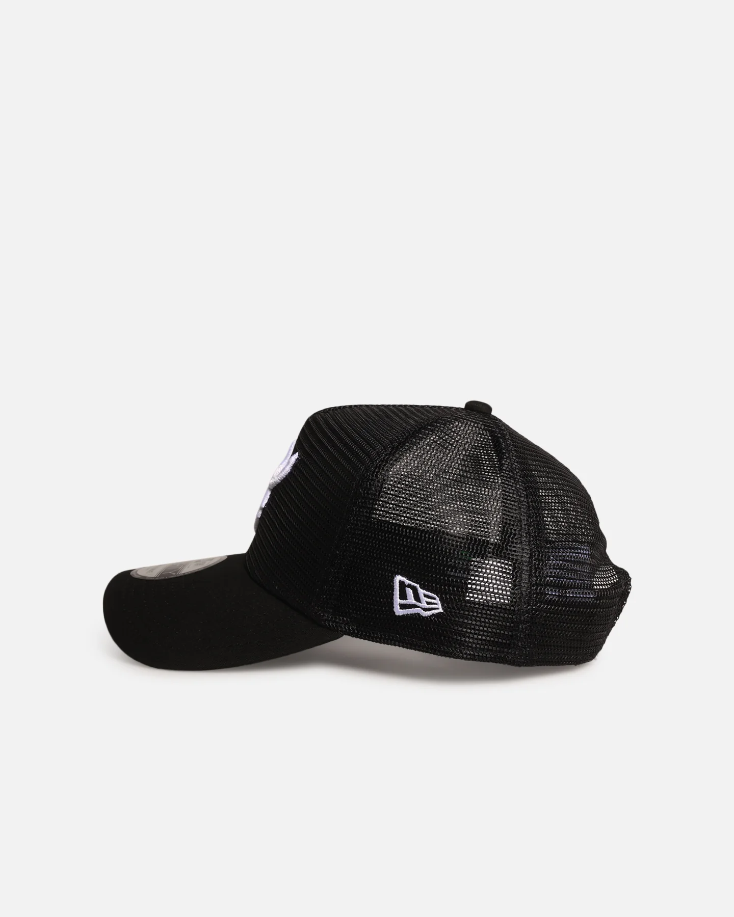 New Era Canberra Raiders 'NRL Mesh Crown' 9FORTY A-Frame Trucker Snapback Black - Image 4