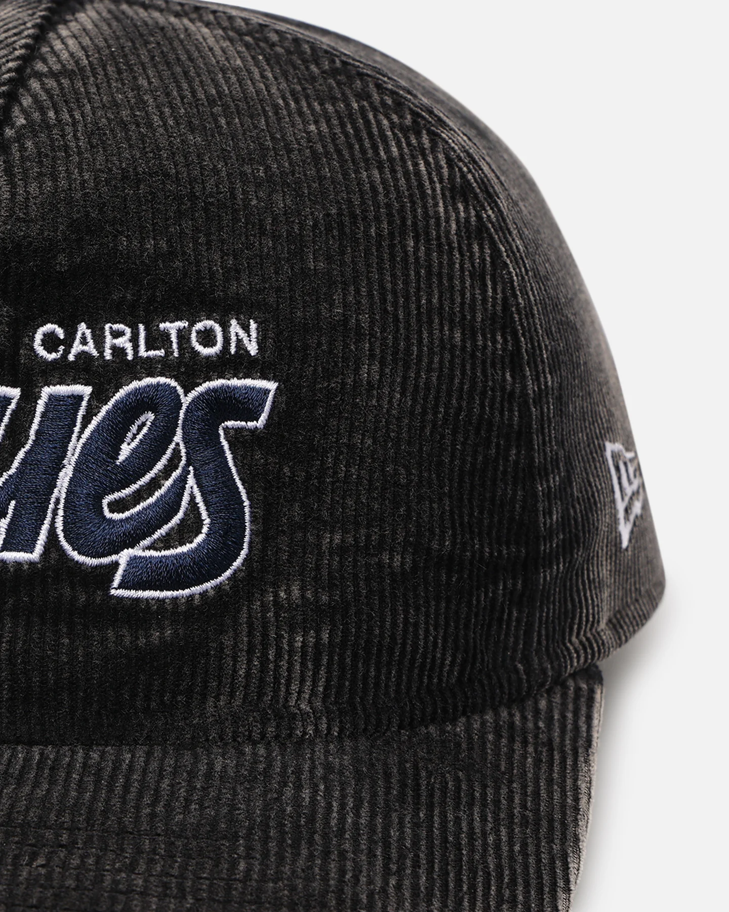 New Era Carlton Blues 'Washed Corduroy' Pre-Curved Golfer Snapback Black/Kelly Green - Image 7