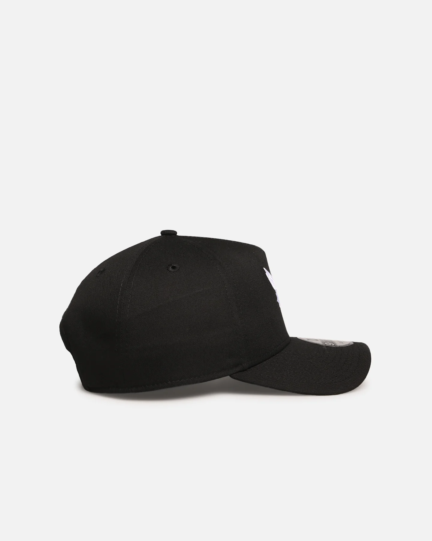 New Era Charlotte Hornets 'Aqua Rose Embroidery' 9FORTY A-Frame Snapback Black/Aqua - Image 3