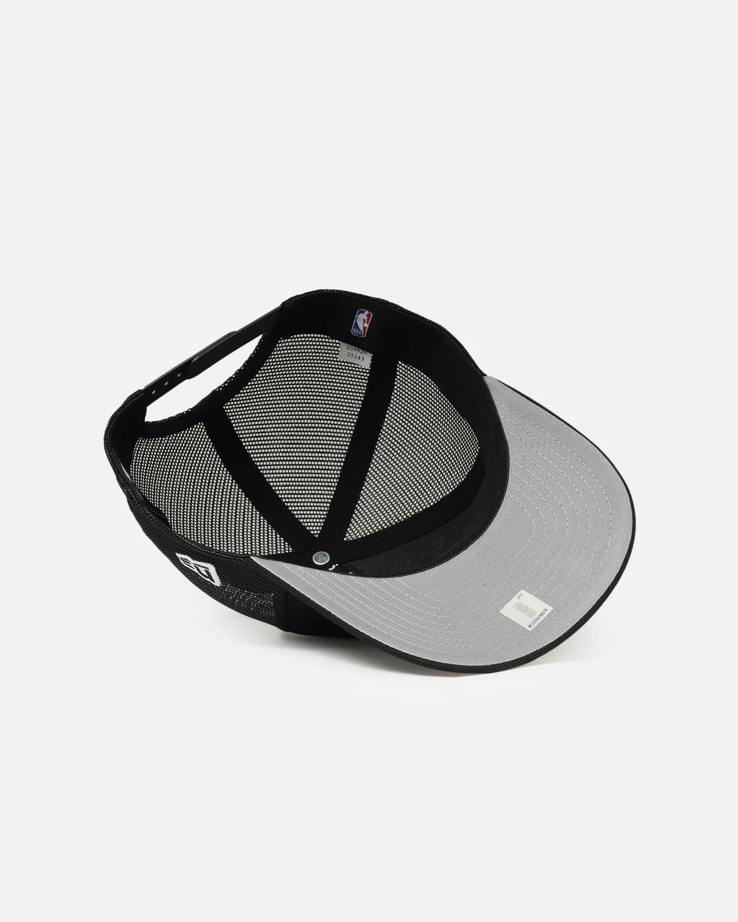 New Era Chicago Bulls 'HWC' 9SEVENTY Trucker Stretch Snapback Black - Image 6