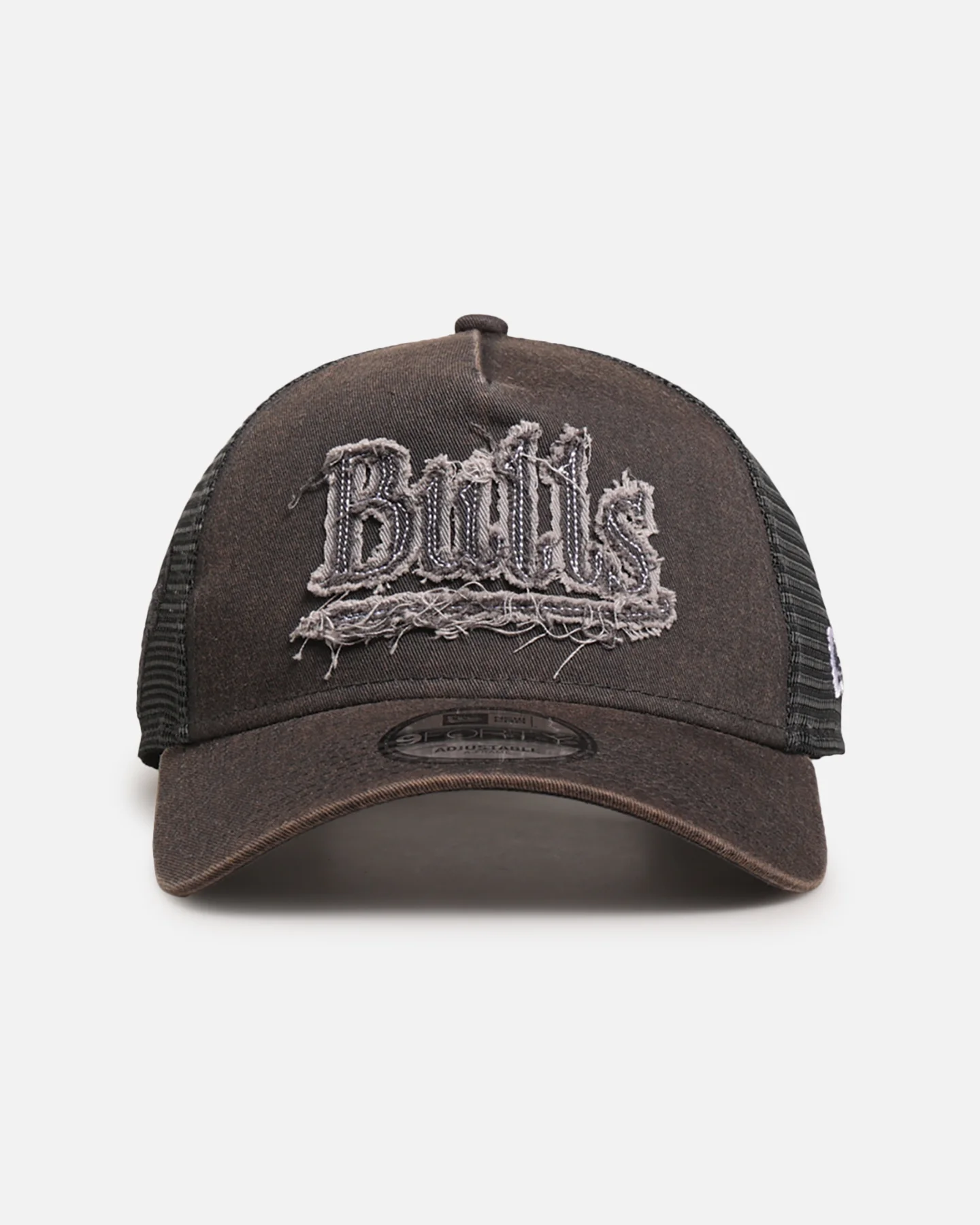 New Era Chicago Bulls 'Washed Fray' 9FORTY A-Frame Trucker Snapback Washed Grey