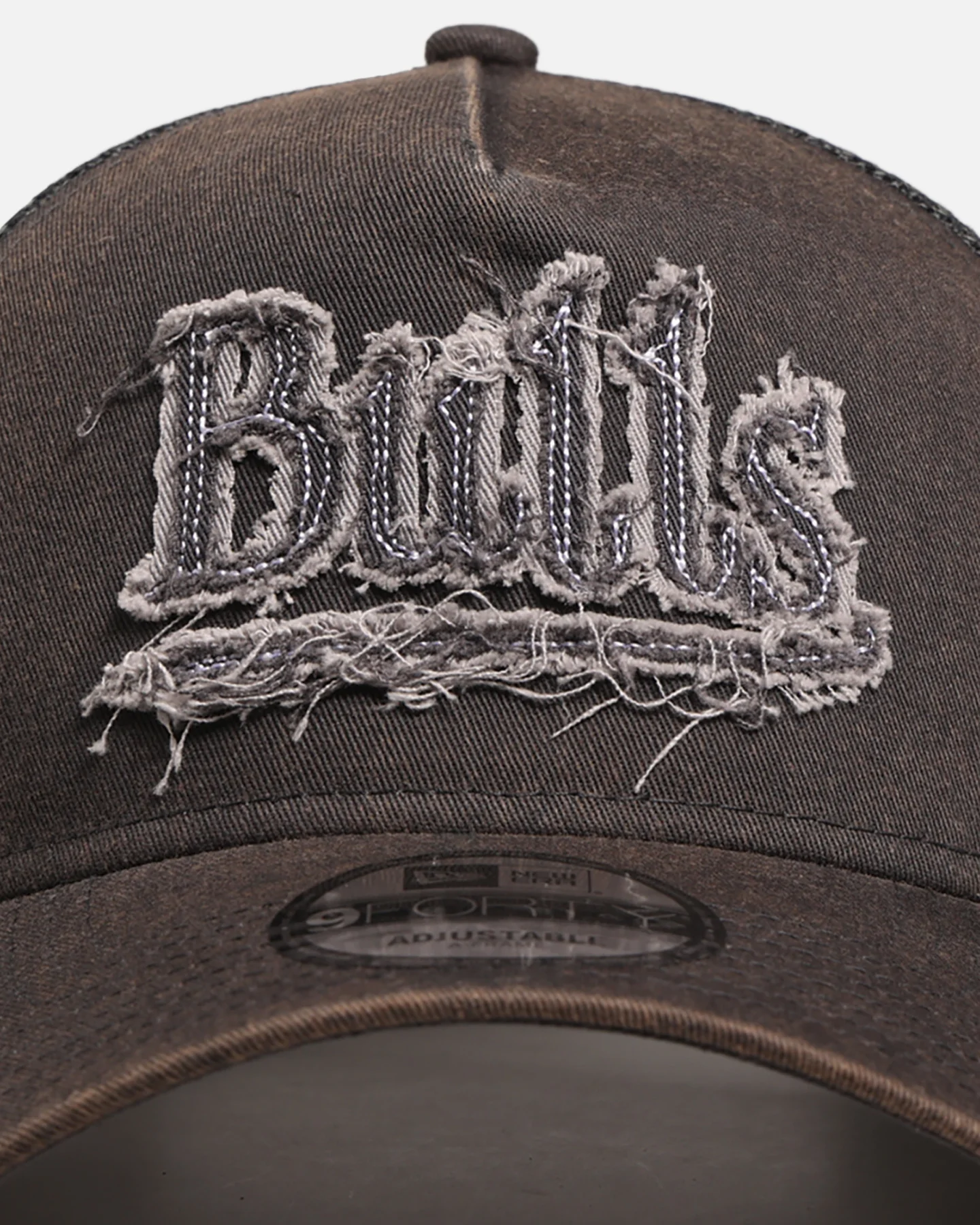 New Era Chicago Bulls 'Washed Fray' 9FORTY A-Frame Trucker Snapback Washed Grey - Image 5