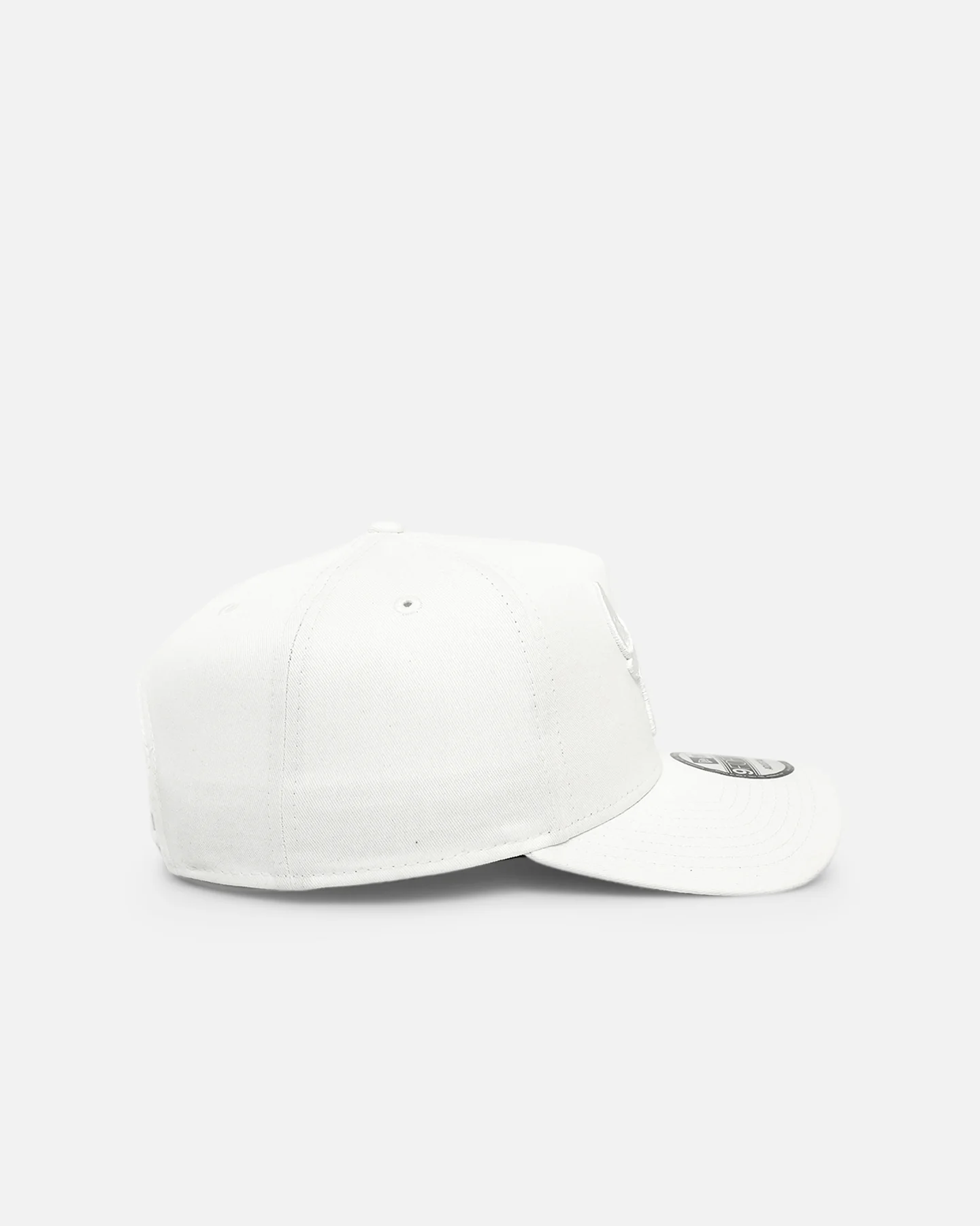 New Era Chicago Bulls 'White/Grey Undervisor' 9FORTY A-Frame Snapback White/White - Image 3