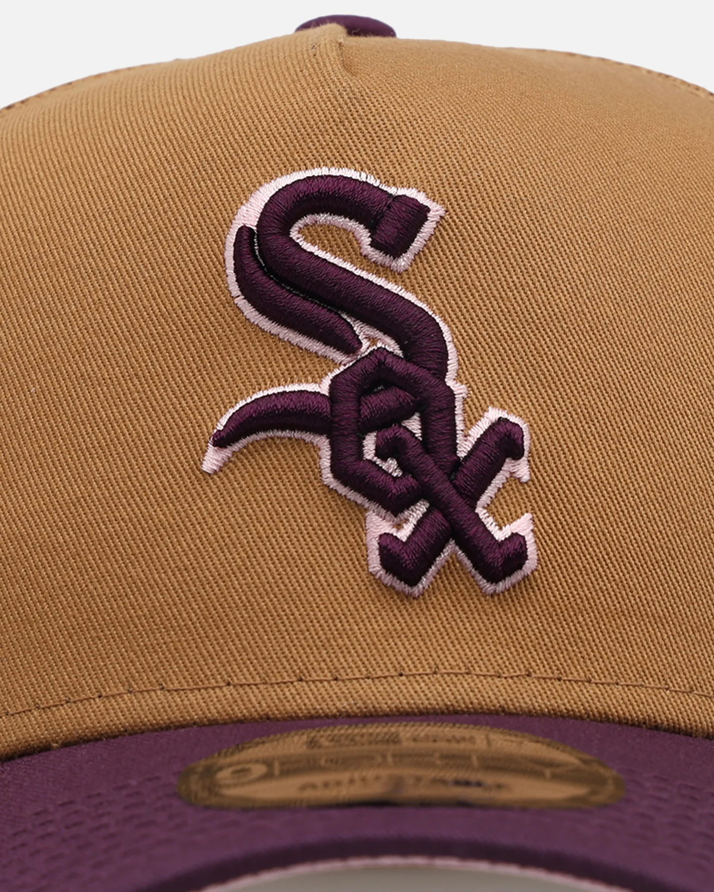 New Era Chicago White Sox 'Rustic Rose' 9FORTY A-Frame Trucker Snapback Wheat - Image 5