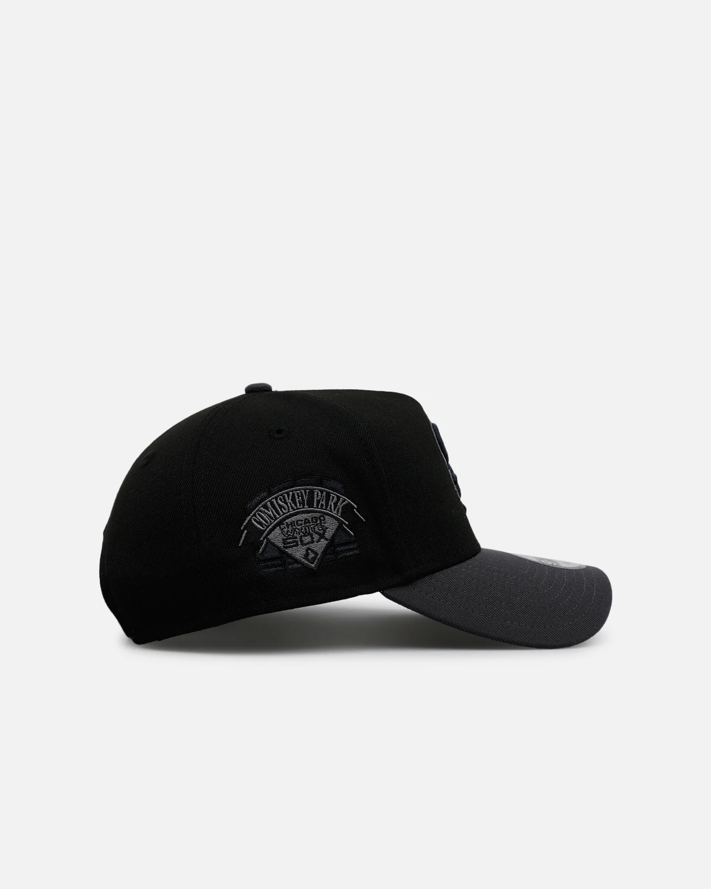 New Era Chicago White Sox 'Stealth' 9FORTY A-Frame Snapback Black/Charcoal - Image 3