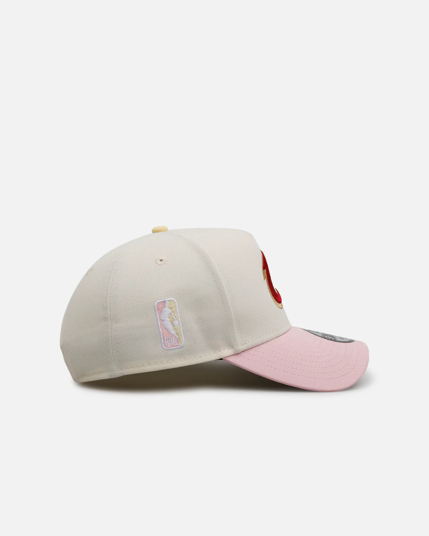 New Era Cleveland Cavaliers 'Pink Lemonade' 9FORTY A-Frame Snapback Pink/Yellow - Image 3