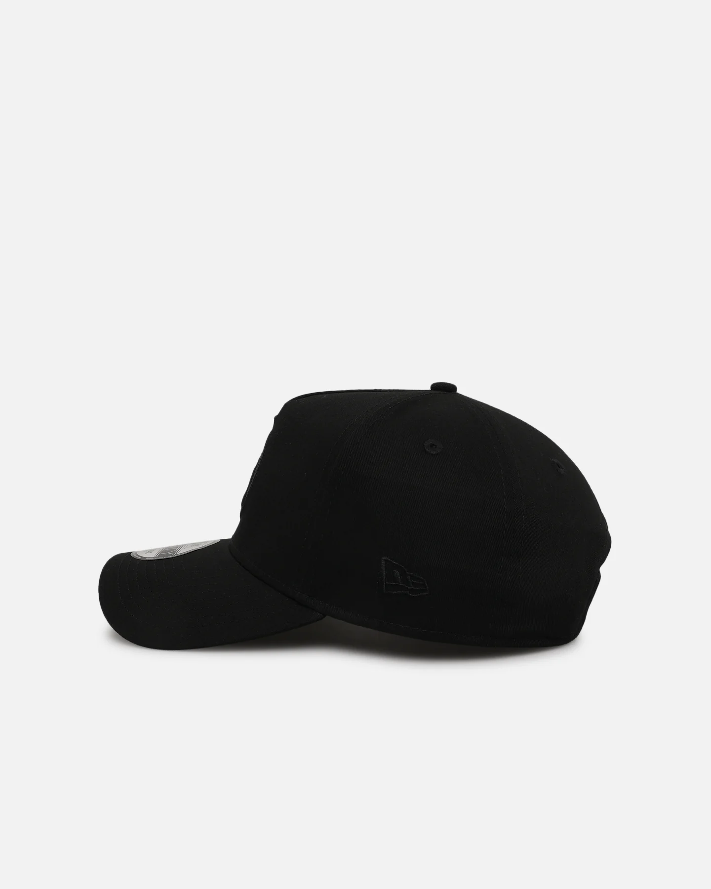 New Era Collingwood Magpies 'Triple Black' 9FORTY A-Frame Snapback Black - Image 4