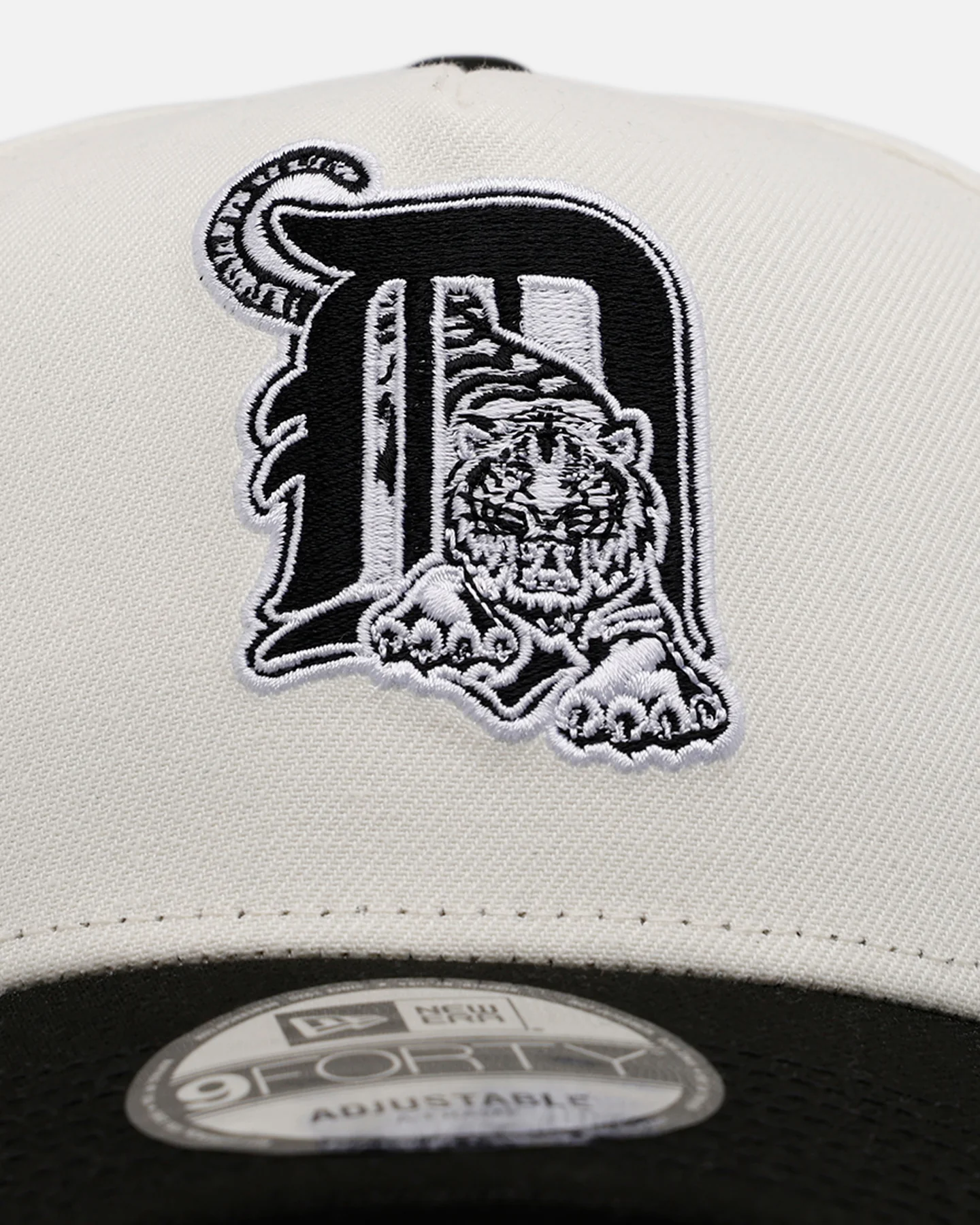 New Era Detroit Tigers 'Chrome Black' 9FORTY A-Frame Snapback Chrome/Black - Image 5