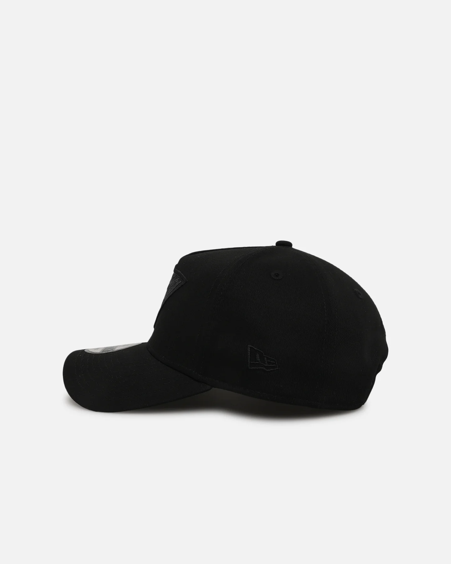 New Era Essendon Bombers 'Triple Black' 9FORTY A-Frame Snapback Black - Image 4