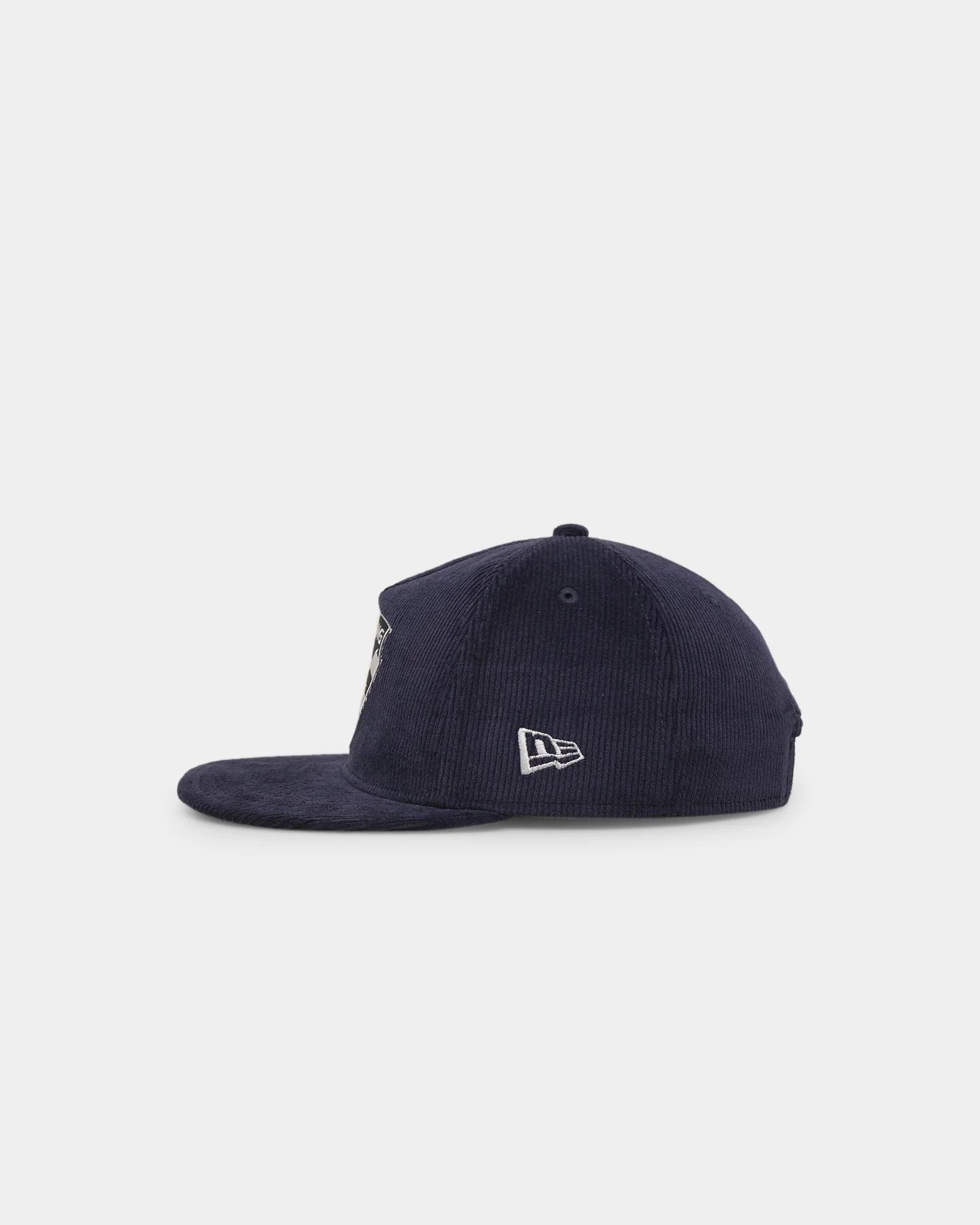 New Era Geelong Cats 'AFL 2023 Team Corduroy' Golfer Snapback Navy - Image 4