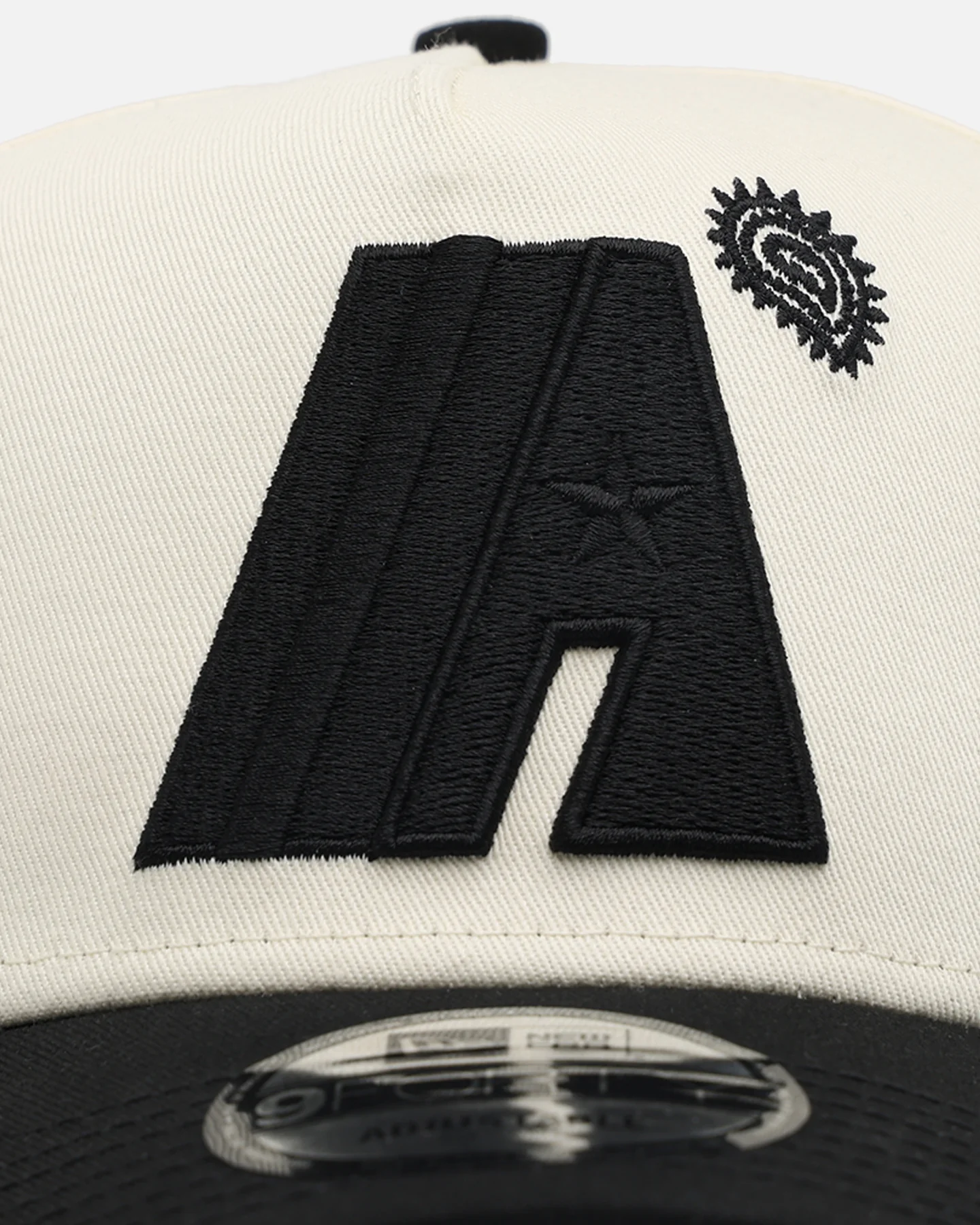 New Era Houston Astros 'Paisley Hit' 9FORTY A-Frame Snapback Chrome White/Black - Image 5