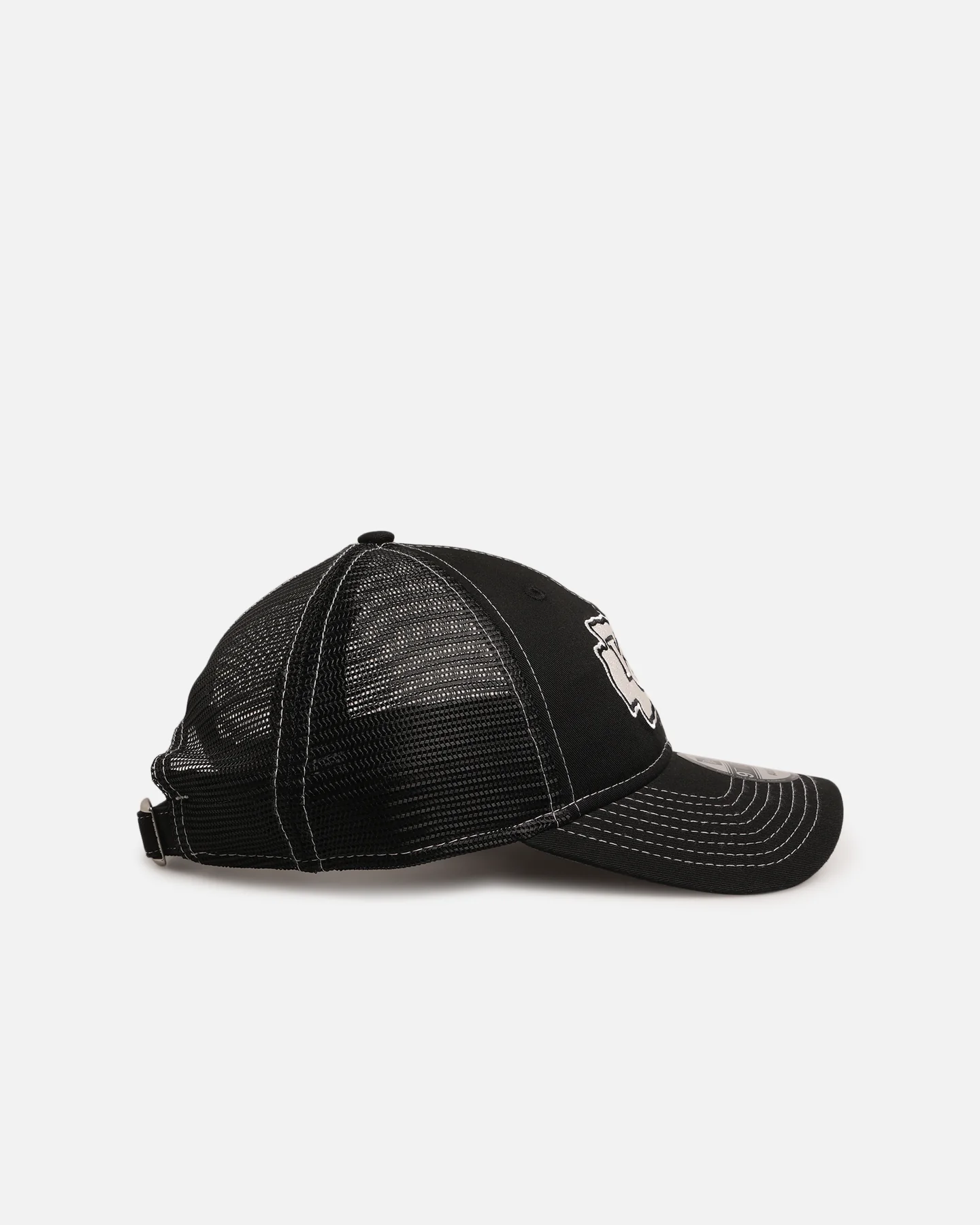 New Era Kansas City Chiefs 'Contrast Chrome' 9TWENTY Casual Trucker Strapback Black - Image 3