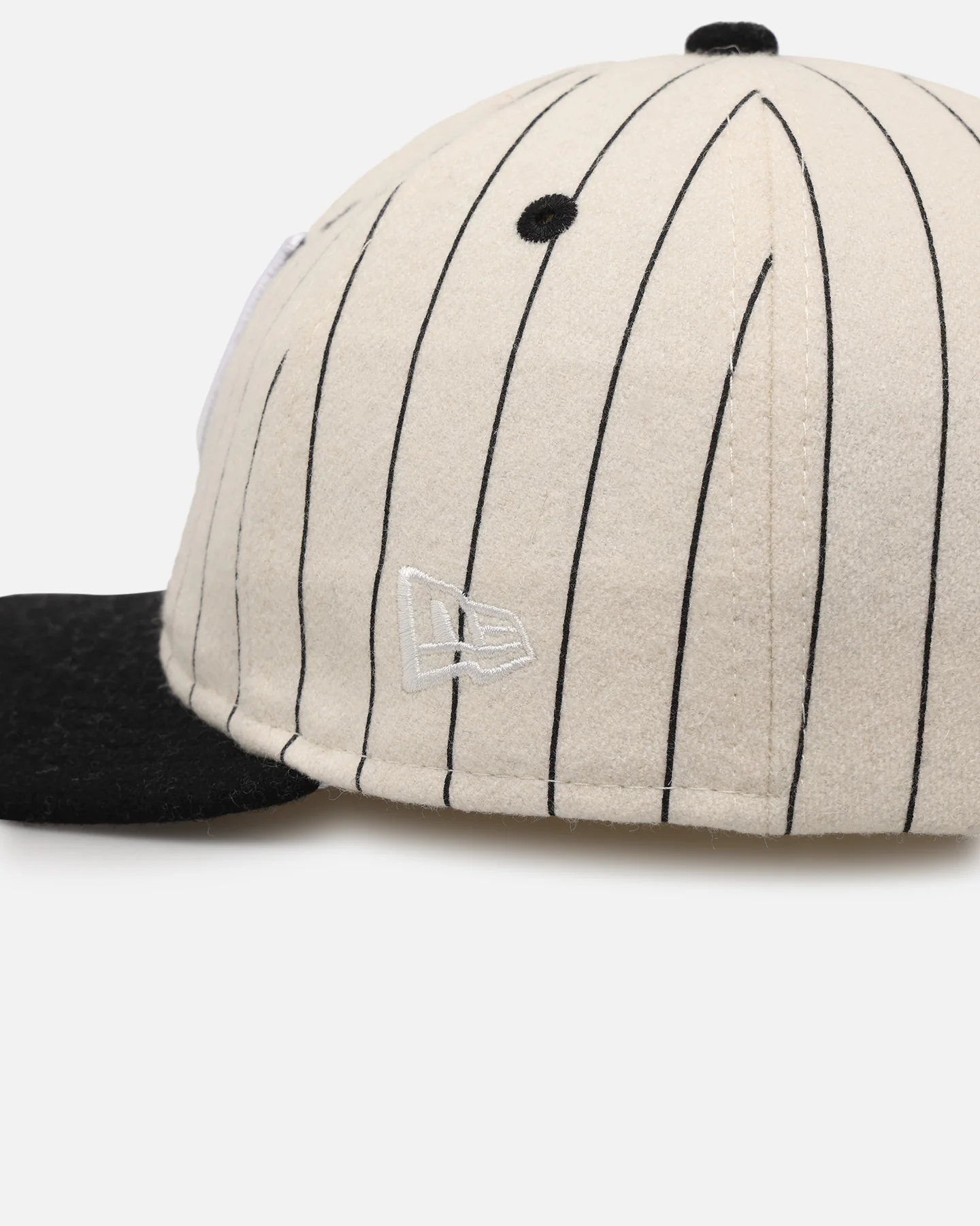 New Era Las Vegas Raiders 9FIFTY Retro Crown Strapback Off White/Black - Image 2
