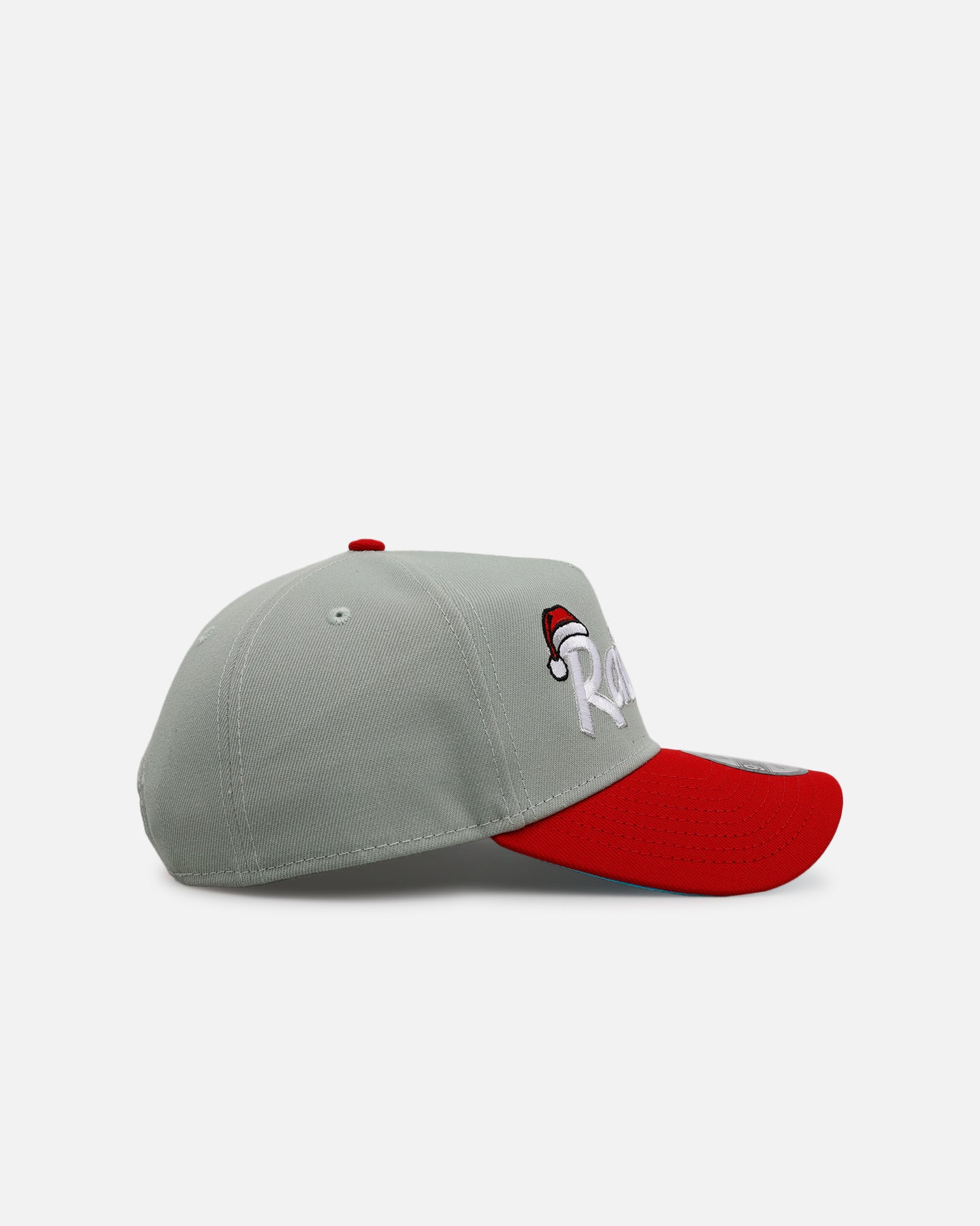 New Era Las Vegas Raiders 'All I Want For Christmas' 9FORTY A-Frame Snapback Green/Red - Image 3