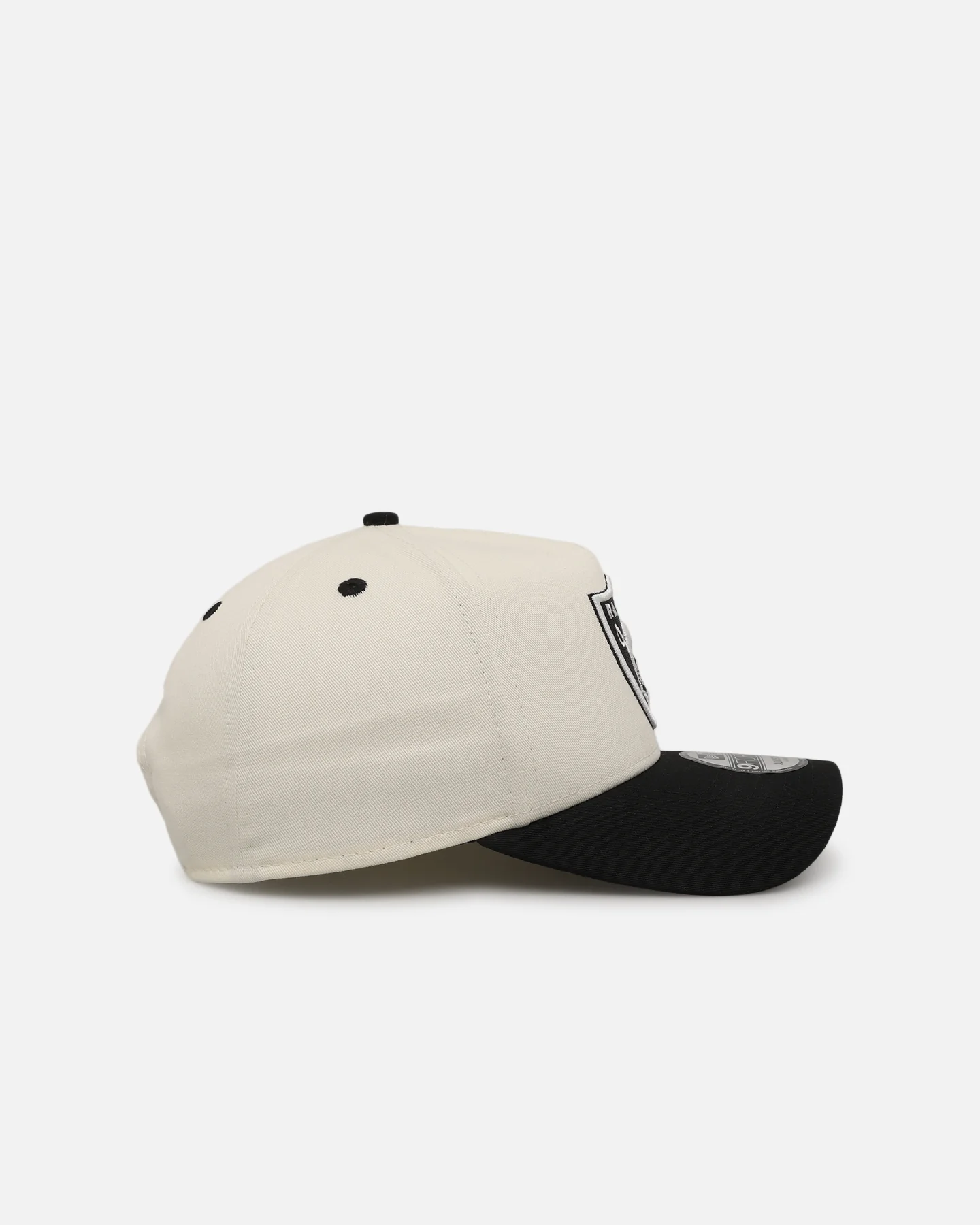 New Era Las Vegas Raiders 'Chrome Black Roses' 9FORTY A-Frame Snapback Chrome/Black - Image 3