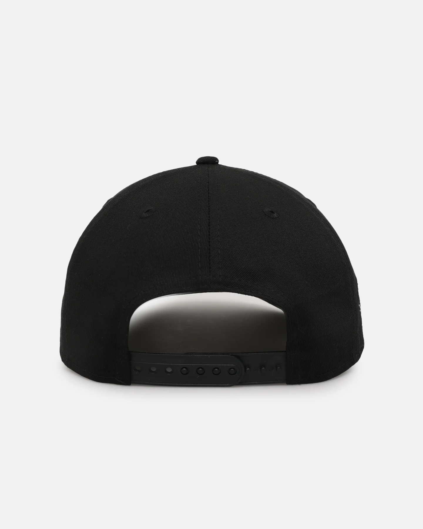 New Era Las Vegas Raiders 'Gold Medal Badge' 9FORTY A-Frame Snapback Black/White/Green - Image 2