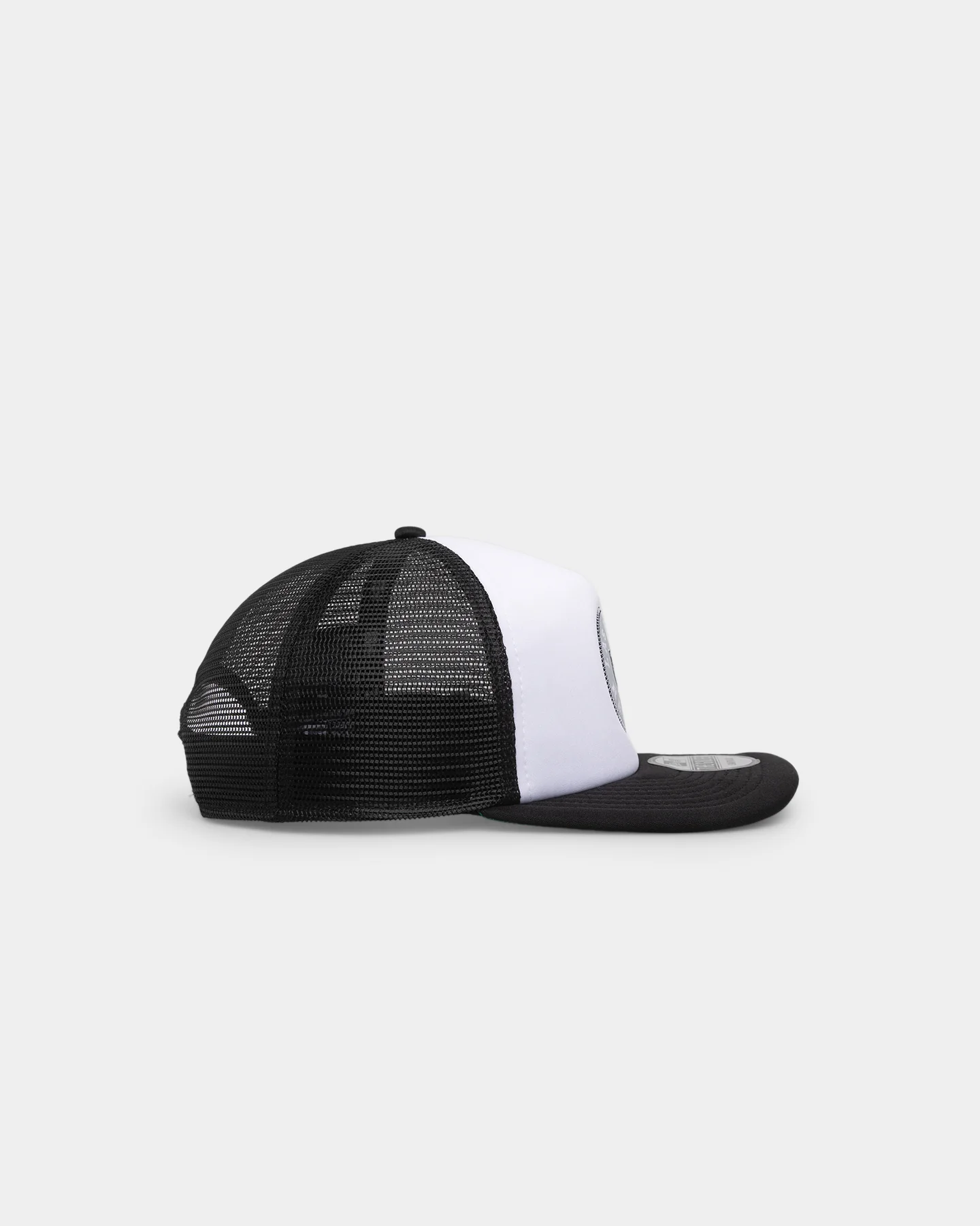 New Era Las Vegas Raiders Golfer Trucker Snapback White/Black - Image 3