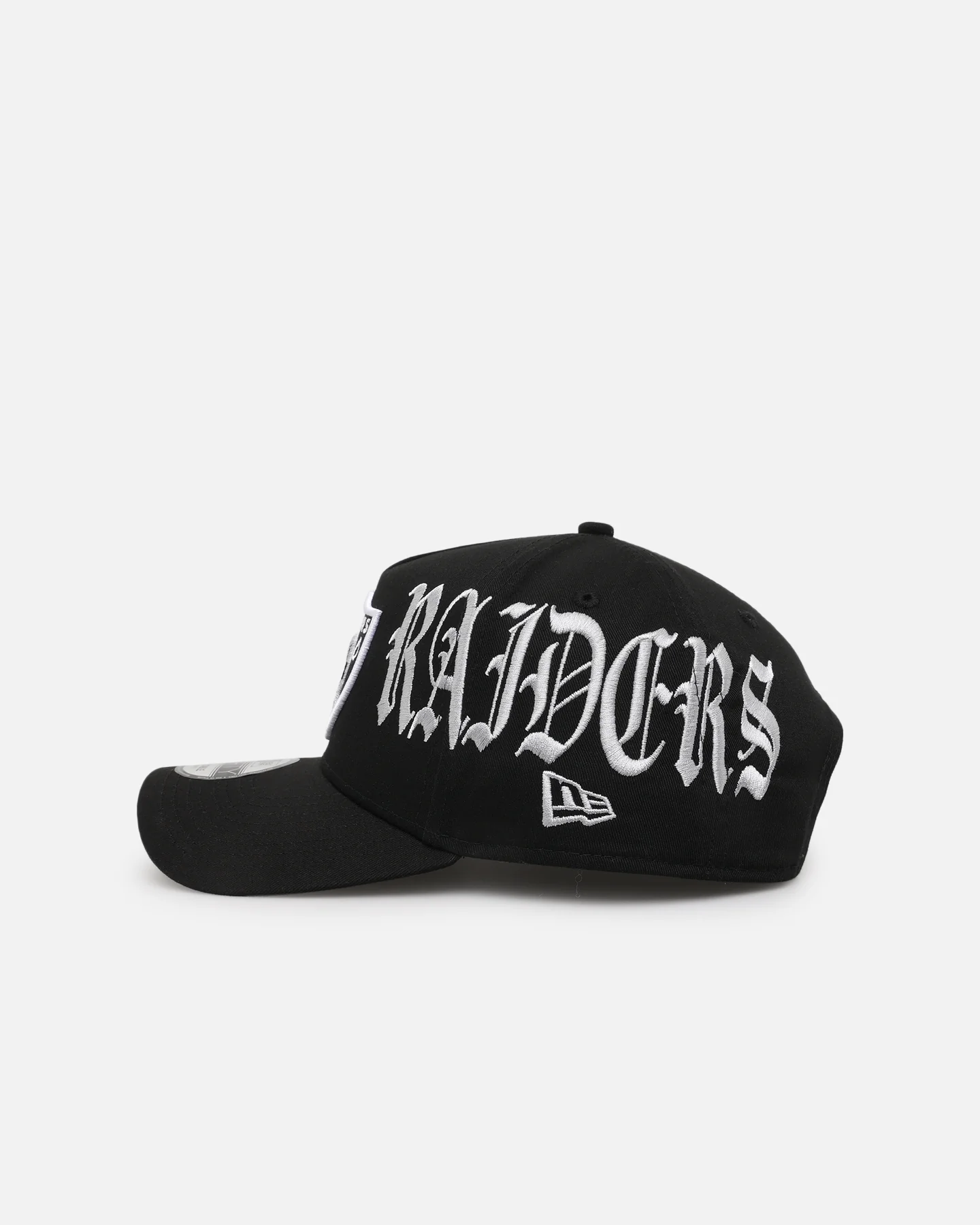 New Era Las Vegas Raiders 'Gothic Script' 9FORTY A-Frame Snapback Black/Grey - Image 4