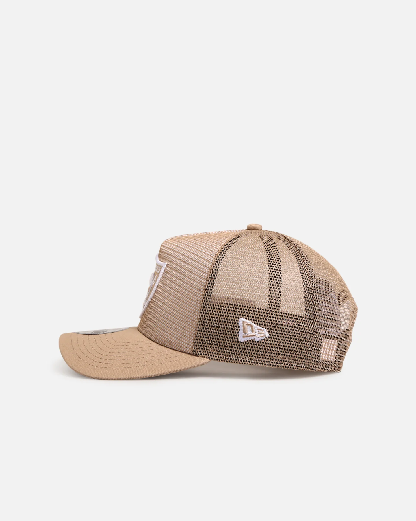 New Era Las Vegas Raiders 'Polychromatic Mesh' 9FORTY A-Frame Snapback Camel - Image 4