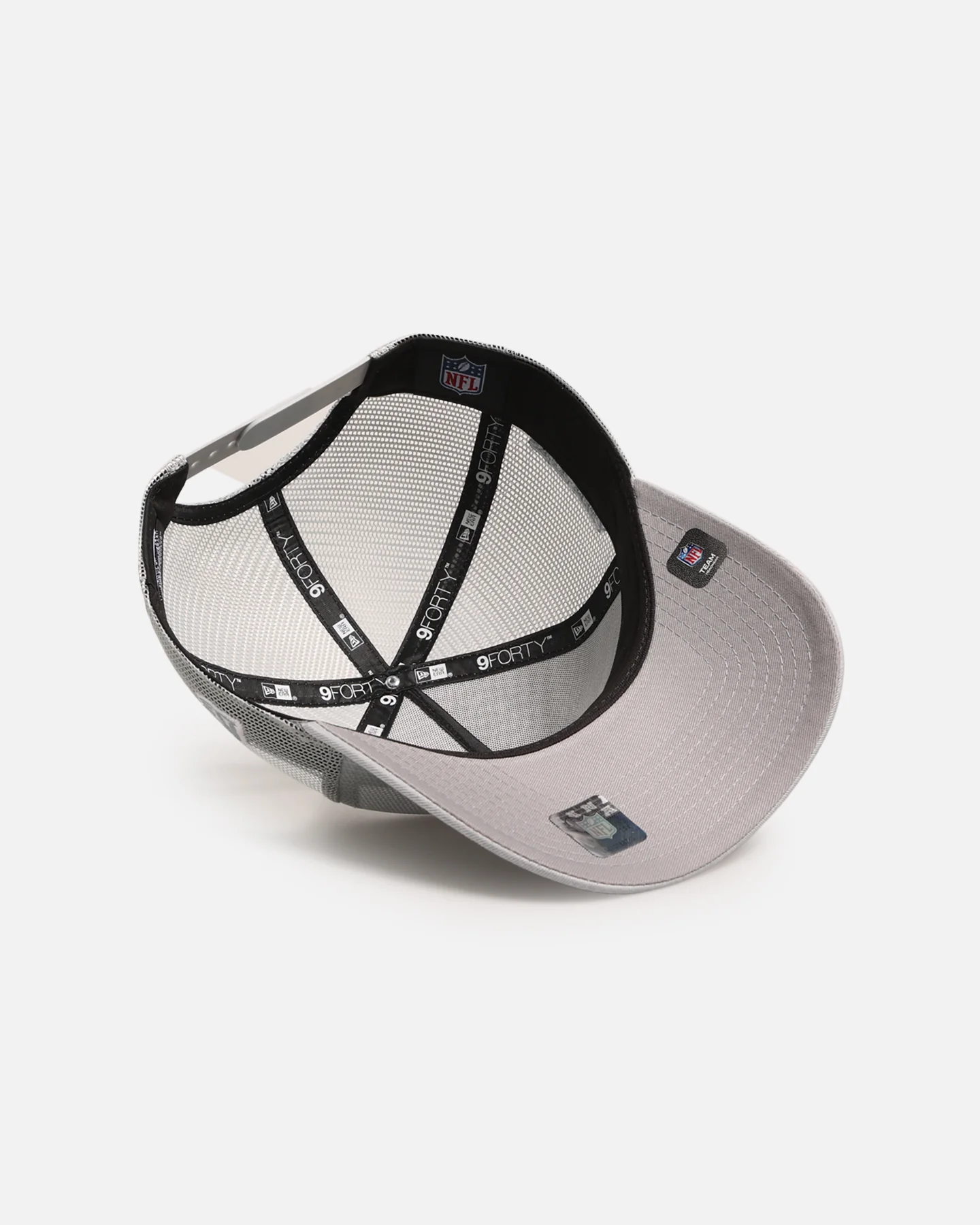 New Era Las Vegas Raiders 'Polychromatic Mesh' 9FORTY A-Frame Snapback Grey/White - Image 6