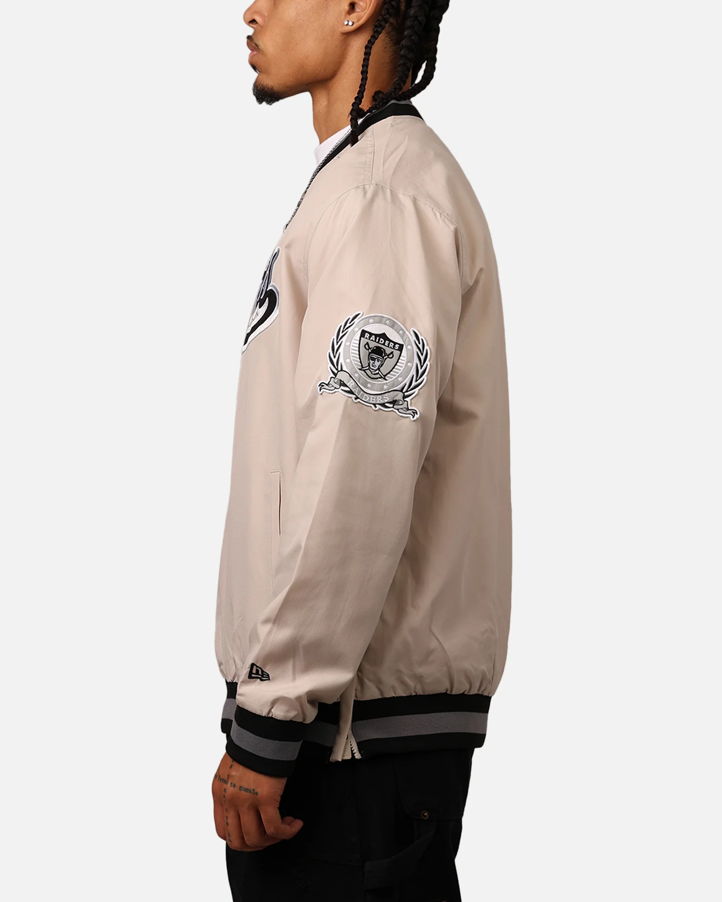 New Era Las Vegas Raiders Sports Classics Pullover Windbreaker Stone/OTC - Image 5
