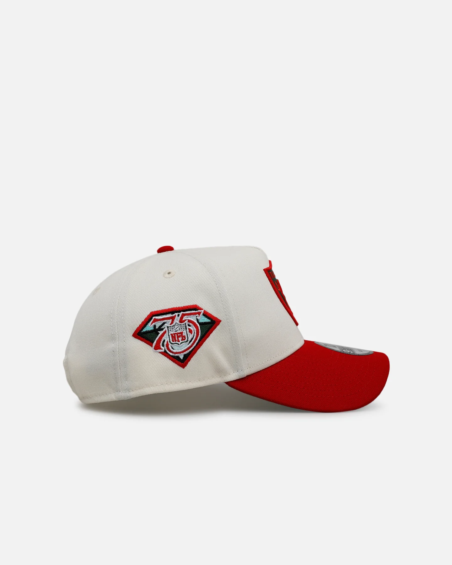 New Era Las Vegas Raiders 'Strawberry' 9FORTY A-Frame Snapback Chrome/Red - Image 3