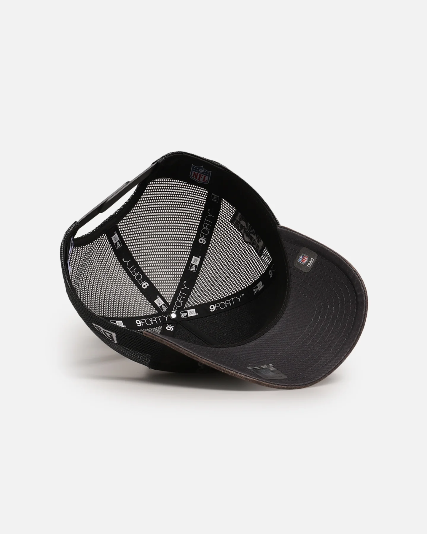 New Era Las Vegas Raiders 'Washed Fray' 9FORTY A-Frame Trucker Snapback Washed Grey - Image 6