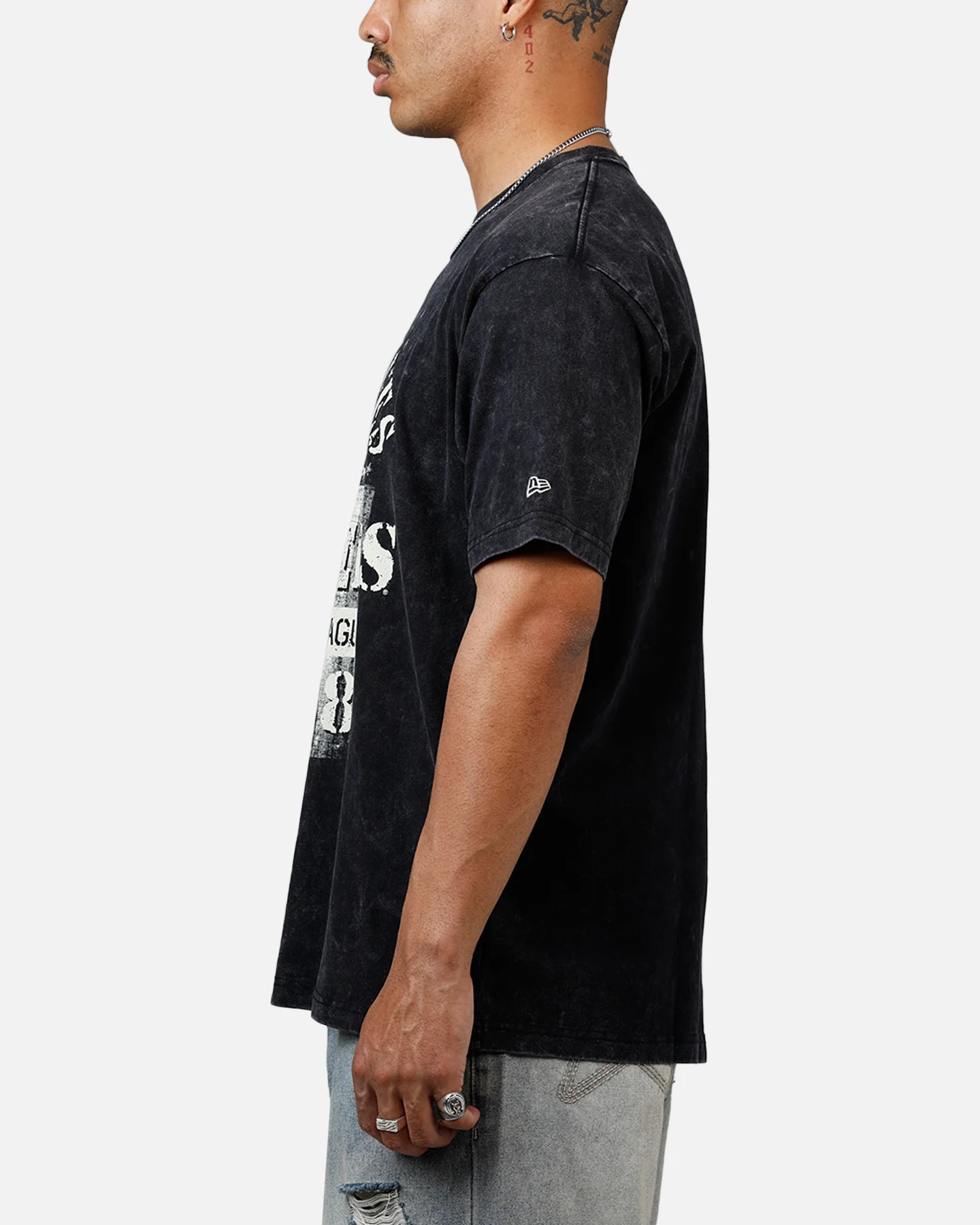 New Era Los Angeles Dodgers Armed Forces T-Shirt Washed Black - Image 5