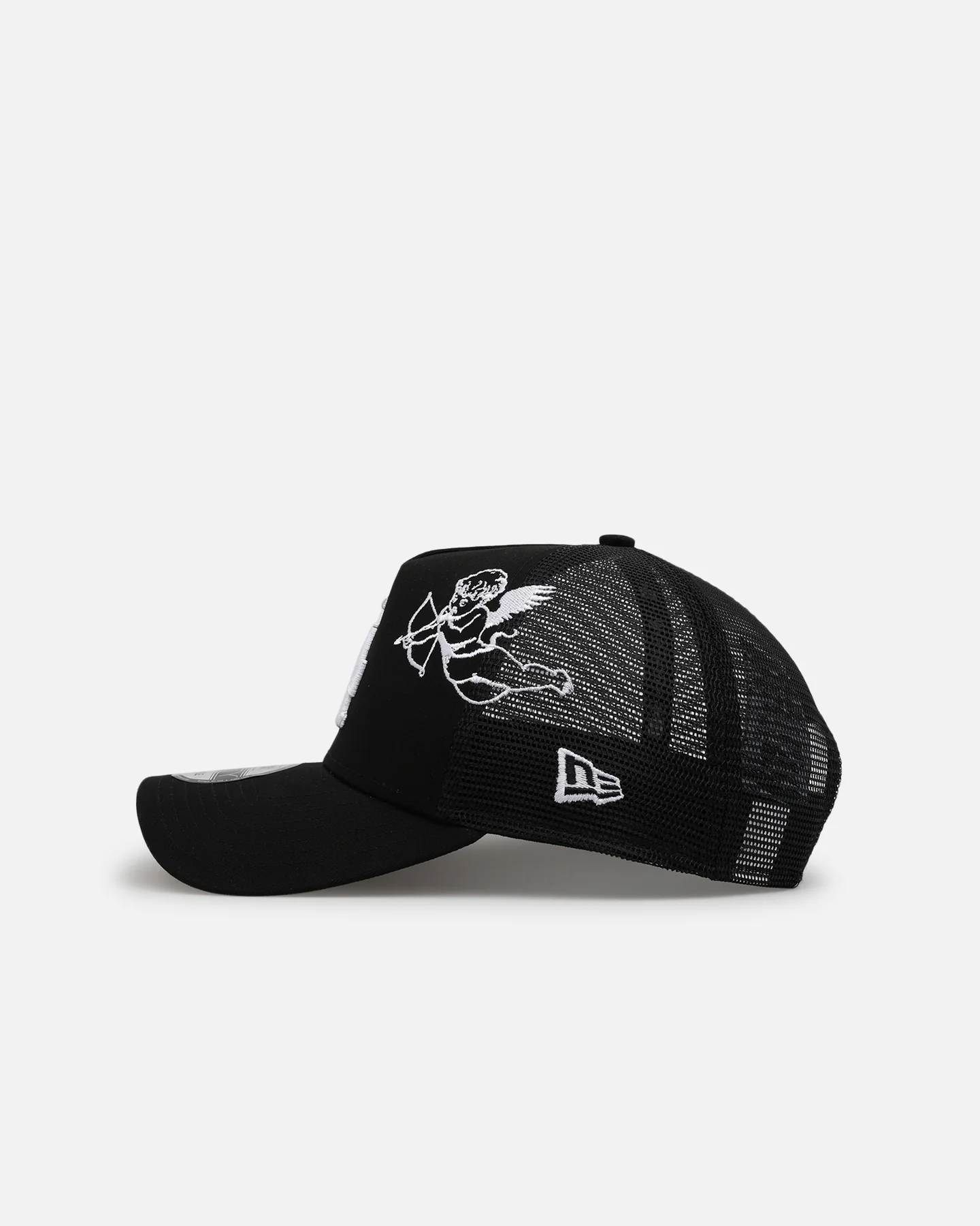 New Era Los Angeles Dodgers 'Cherub Trucker' 9FORTY A-Frame Trucker Snapback Black/White - Image 4