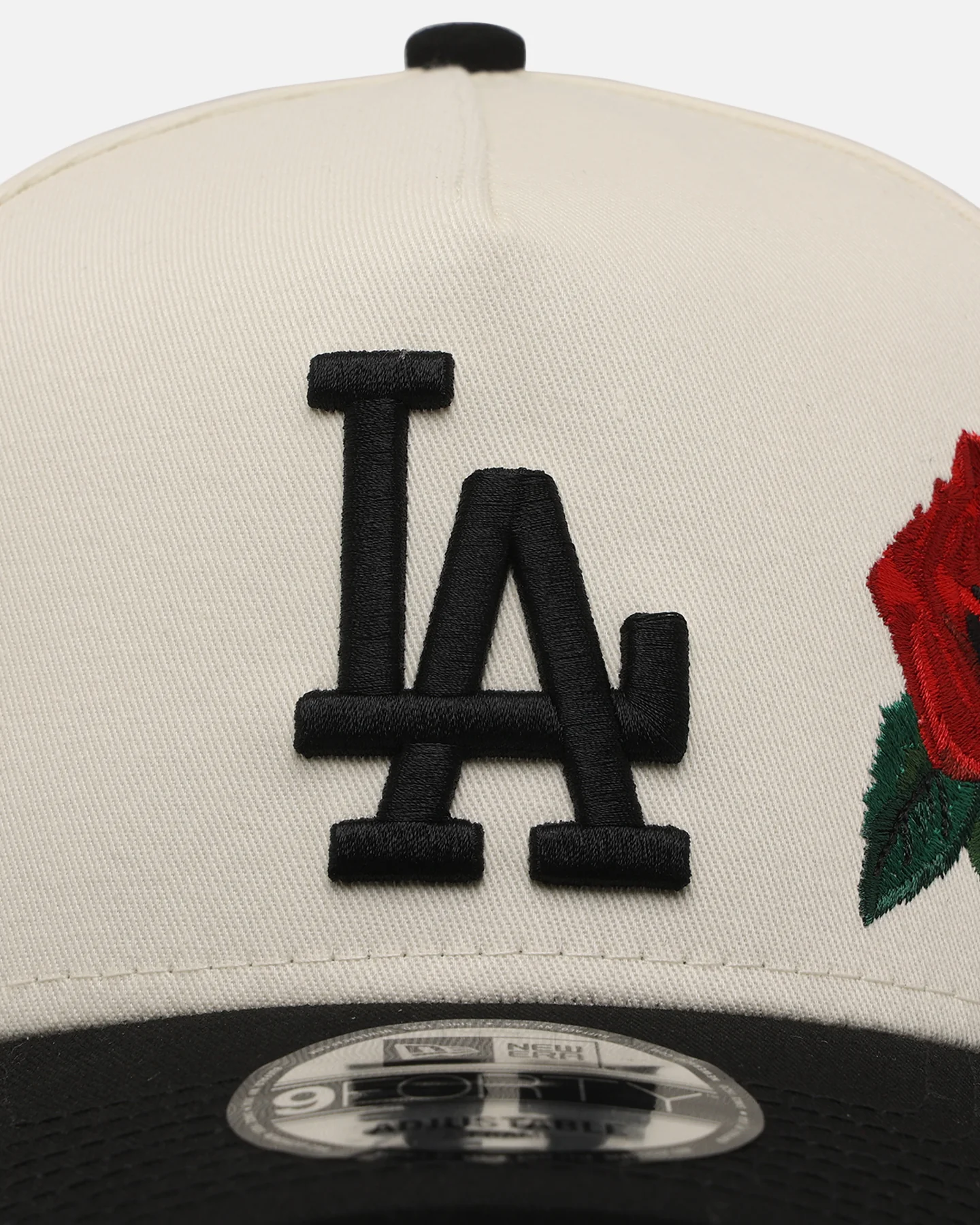 New Era Los Angeles Dodgers 'Chrome Black Roses' 9FORTY A-Frame Snapback Chrome/Black - Image 5